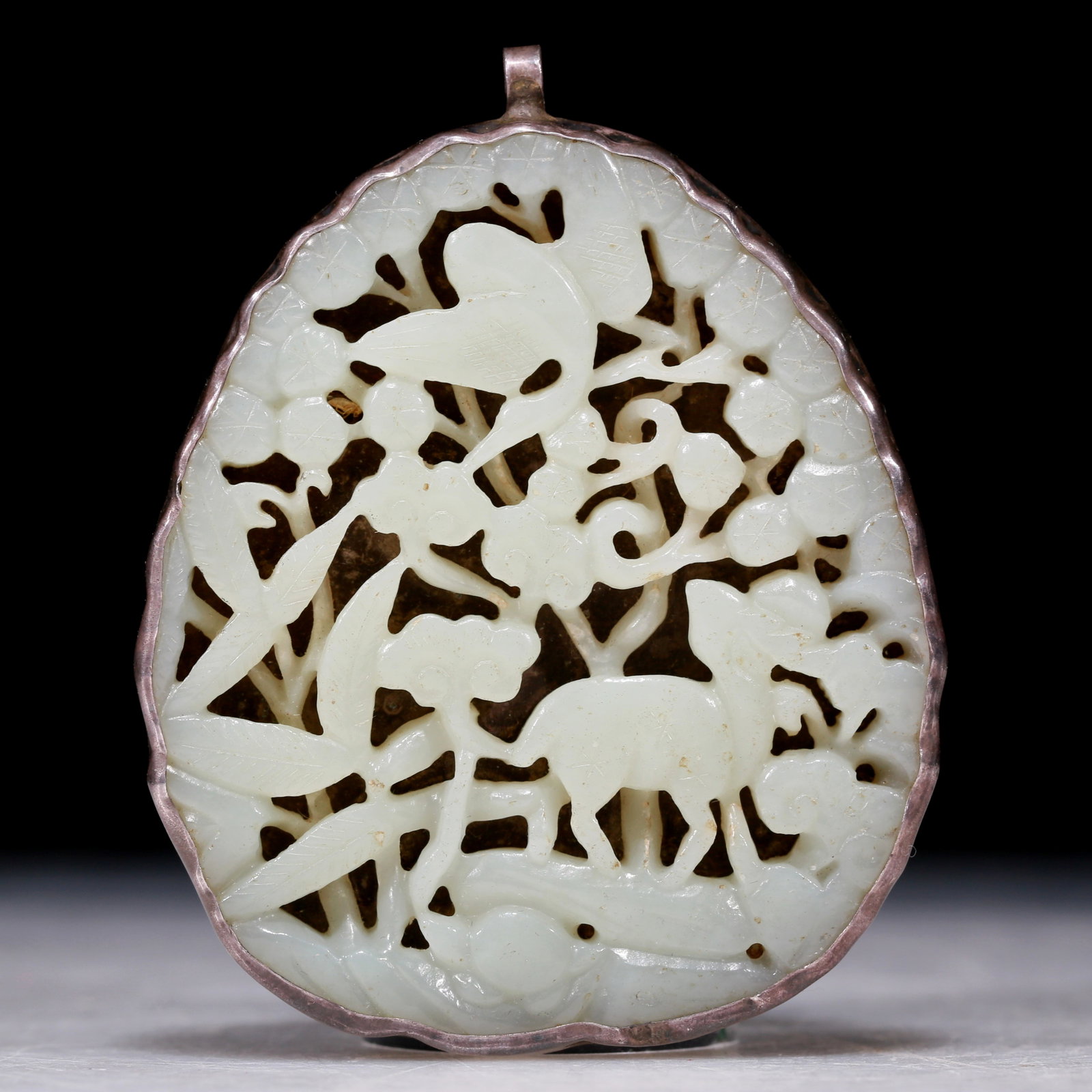 An Excellent White Jade Silver-Mounted 'Deer& Crane' Pendant: An Excellent White Jade Silver-Mounted 'Deer& Crane' Pendant. Chinese Qing Dynasty. Size:2.4in3inx0.3in. Weight:57g 清代 白玉包银鹤鹿纹佩