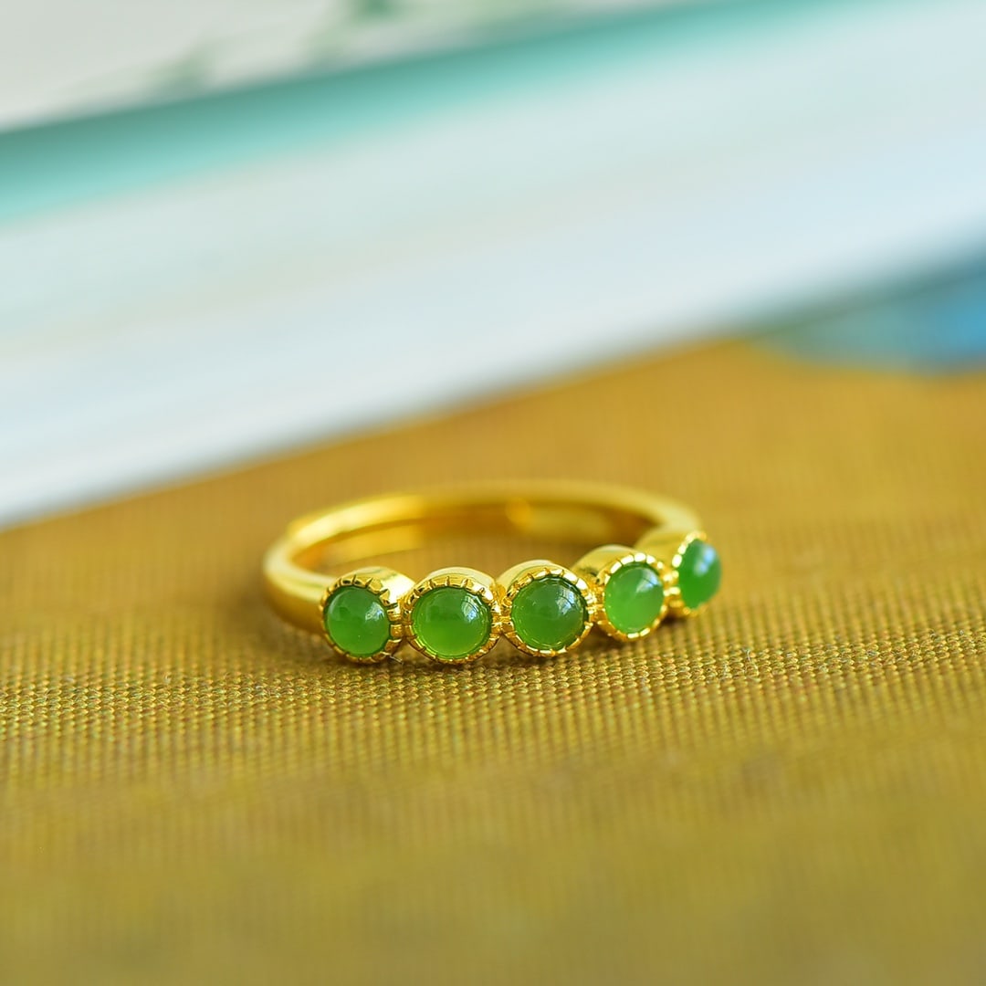 An Exquisite Sterling Silver-Gold Plated Inlaid Jasper Ring: An Exquisite Sterling Silver-Gold Plated Inlaid Jasper Ring,Size:3mmx3mm 纯银镀金镶碧玉戒指