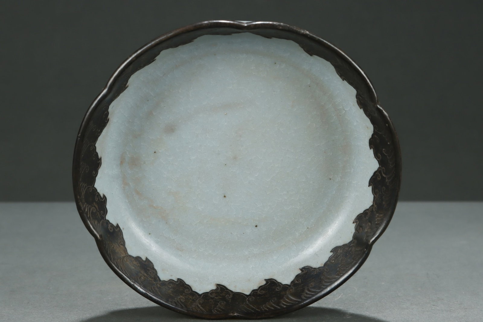 An Exquisite Ru yao Cover with Silver Brush Washer (1 of 8)