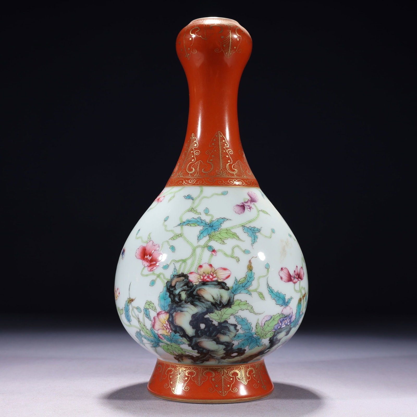 An Exquisite Famille-Rose Painted Gold Flower and Butterfly Pattern Vase,with poem: An Exquisite Famille-Rose Painted Gold Flower and Butterfly Pattern Vase,with poem,Qing Dynasty,China,Qianlong Six-character Mark,Size:5.1inx11.4in,Weight:1550g