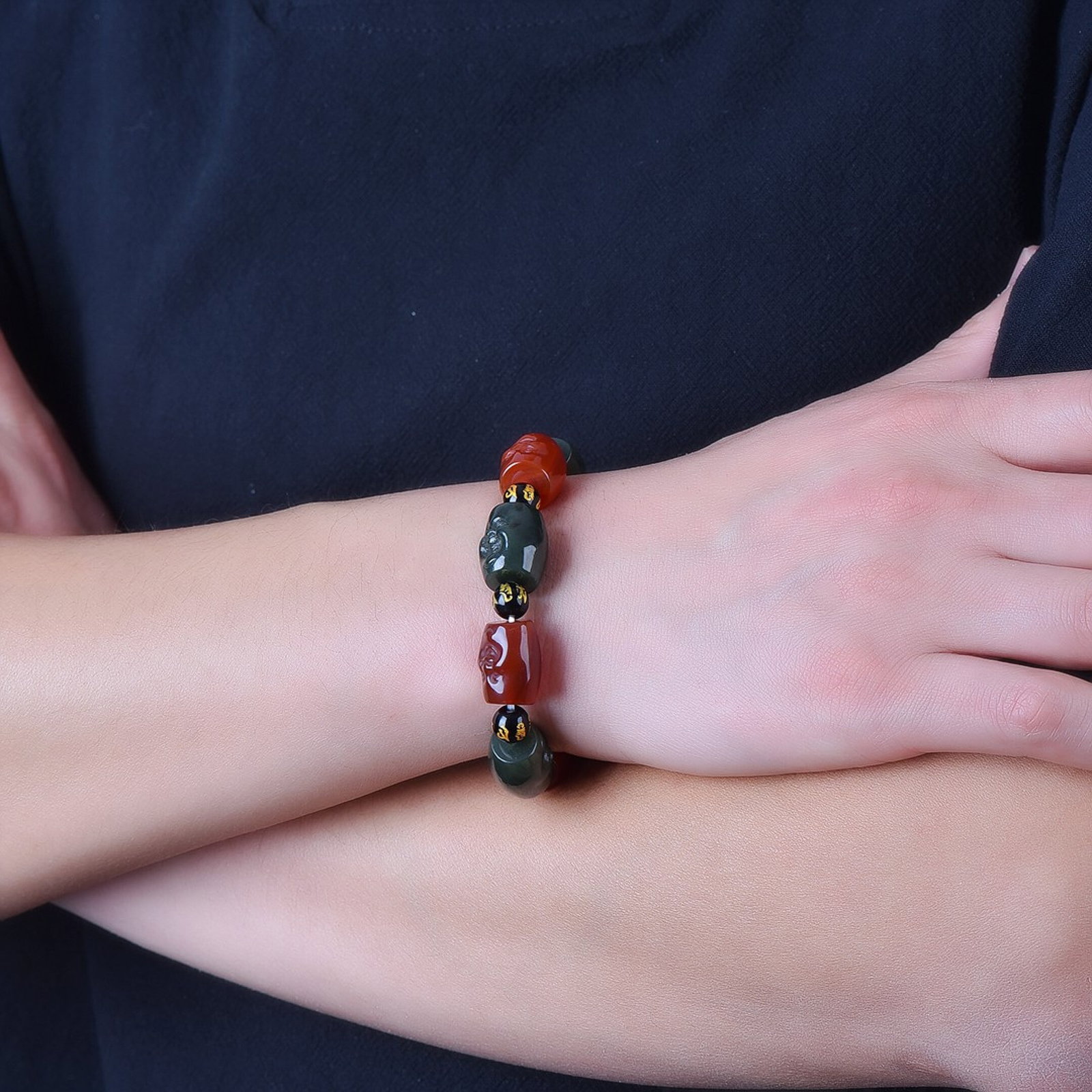An Exquisite Multi-Gem Bracelets: An Exquisite Multi-Gem Bracelets,Size:17mmx13mm (寓意)招财 避邪 多宝手串