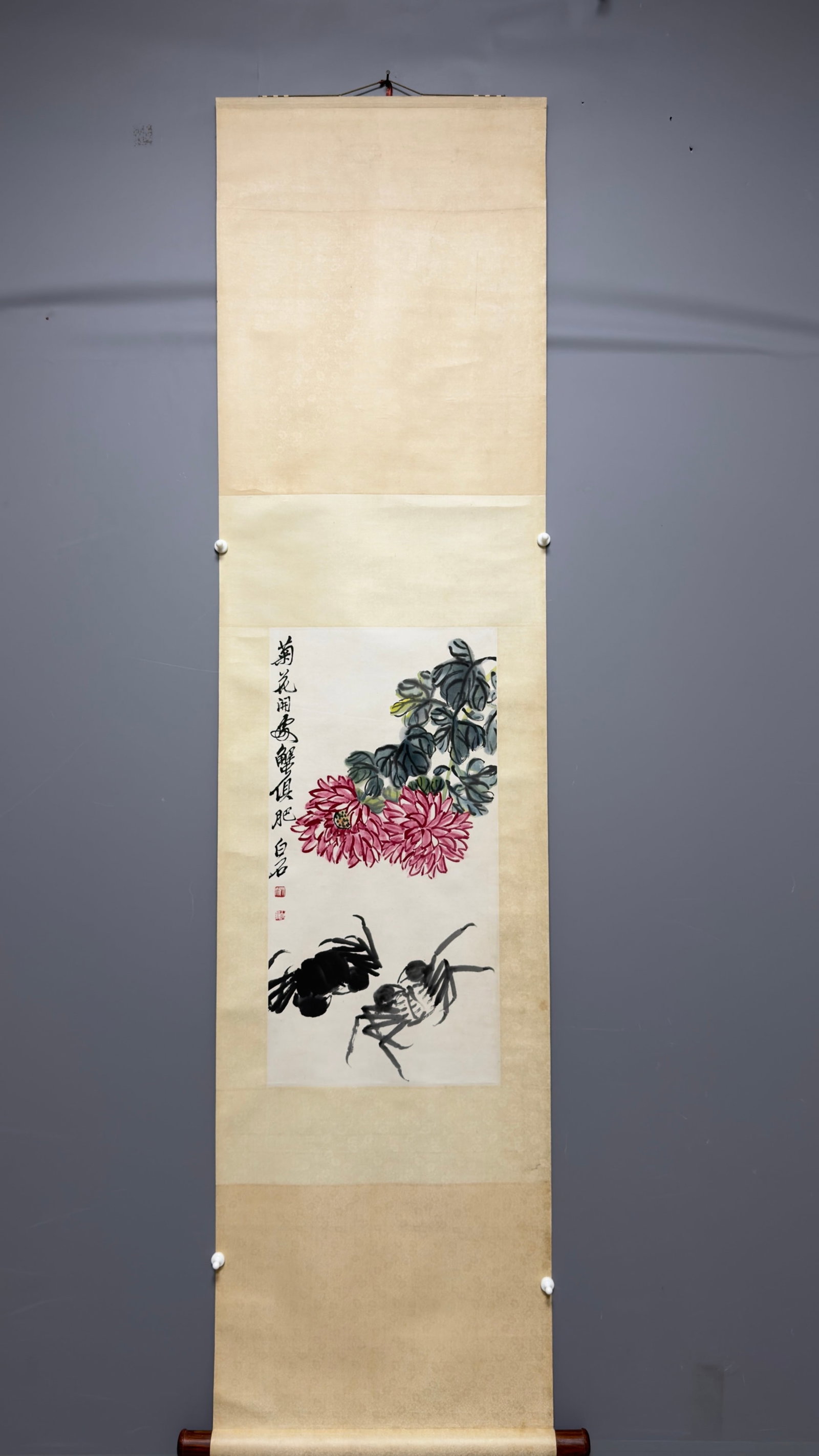 A Chinese Vertical Scroll Ink Painting of Flower on Paper: A Chinese Vertical Scroll Ink Painting of Flower on Paper,Qi Baishi,Size:25.6inx13.8in 一幅中国水墨花卉画立轴,齐白石