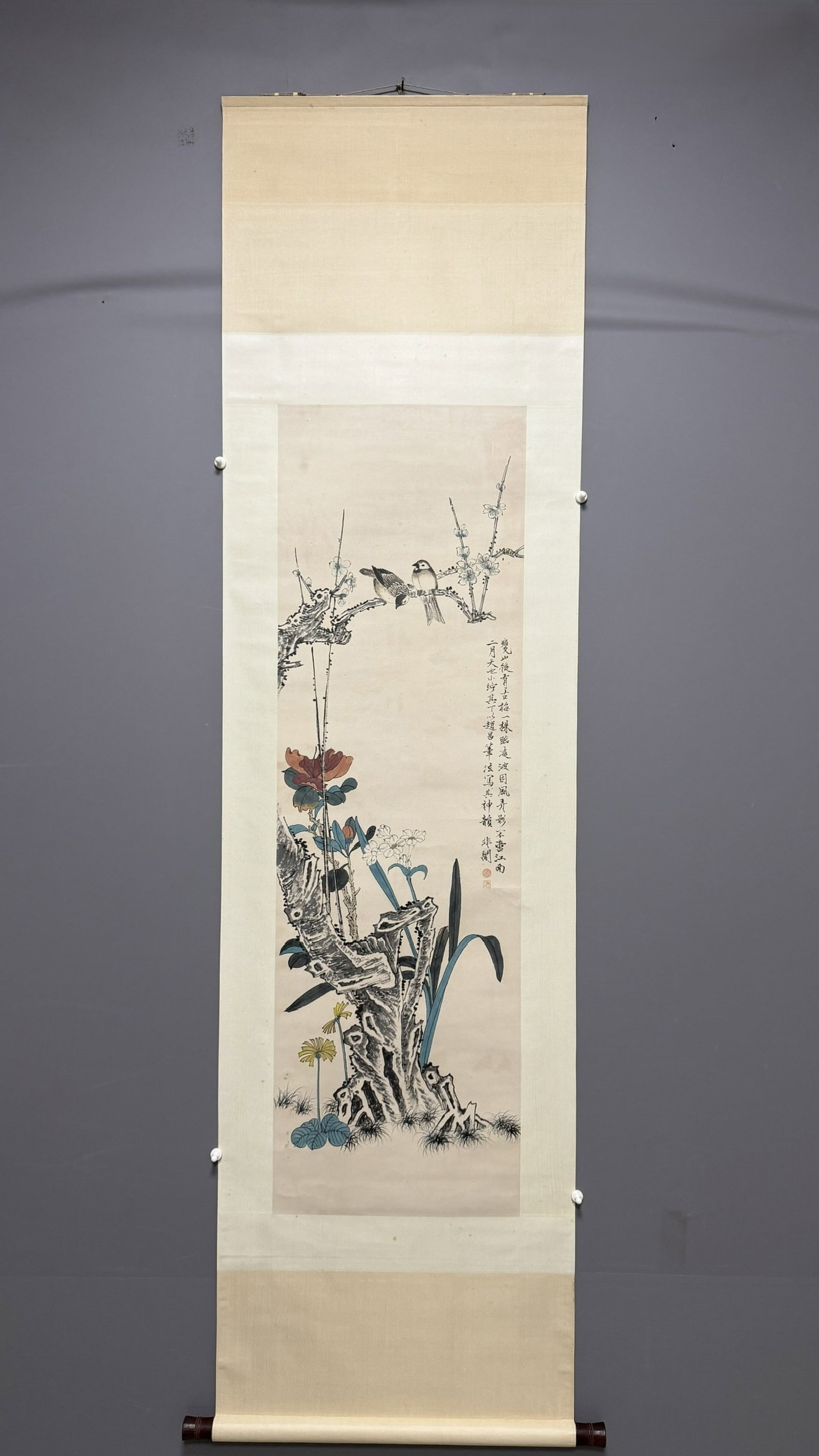 A Chinese Vertical Scroll Ink Painting of Flower and Bird on Paper: A Chinese Vertical Scroll Ink Painting of Flower and Bird on Paper,Yu Feian,Size:53.9inx18.5in 一幅中国水墨花鸟画立轴,于非