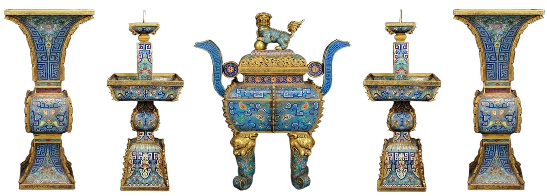 A Set of Huge Cloisonne Beast-Face Pattern Ornaments: A Set of Huge Cloisonne Beast-Face Pattern Ornaments,Qing Dynasty, China,Qianlong Six-character Mark,Size:22.8inx11.4inx27.6in,Total Weight:92.70kg 一套景泰蓝兽&