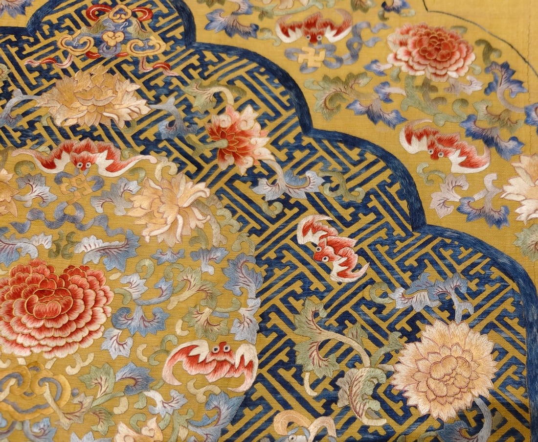 Palace embroidery "?d" pattern wrapped lotus backrest - 6