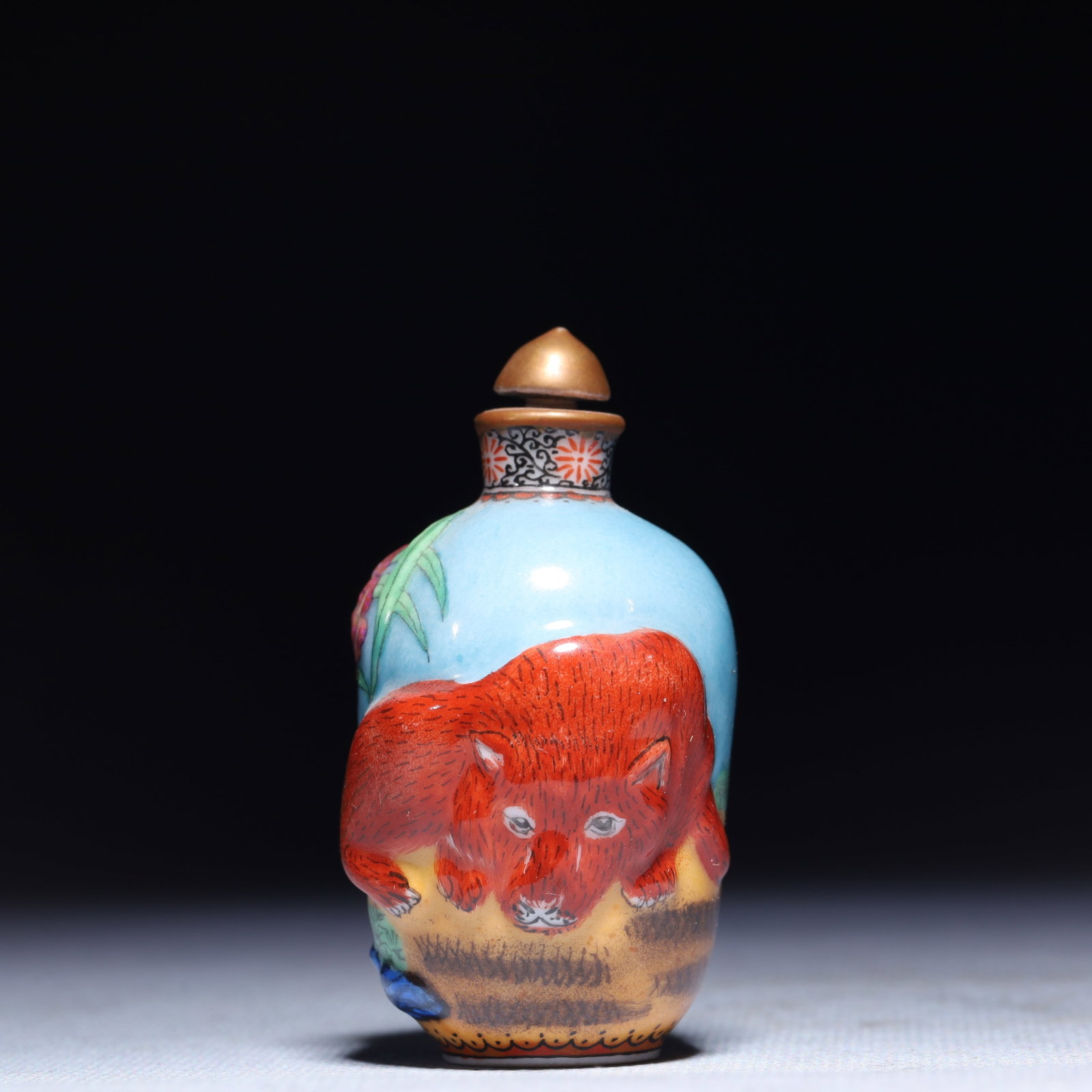 An Exquisite Famille-Rose Fox Pattern Snuff Bottle (1 of 6)
