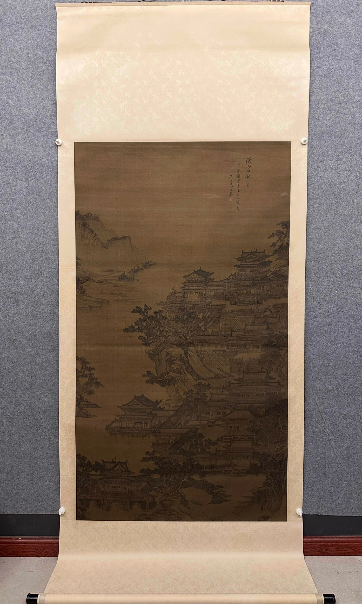 A Chinese Vertical Scroll Ink Painting of Landscape on Silk: A Chinese Vertical Scroll Ink Painting of Landscape on Silk,Yuan Jiang,Size:70.9inx39.8in 一幅中国水墨绢本山水画立轴,ŝ