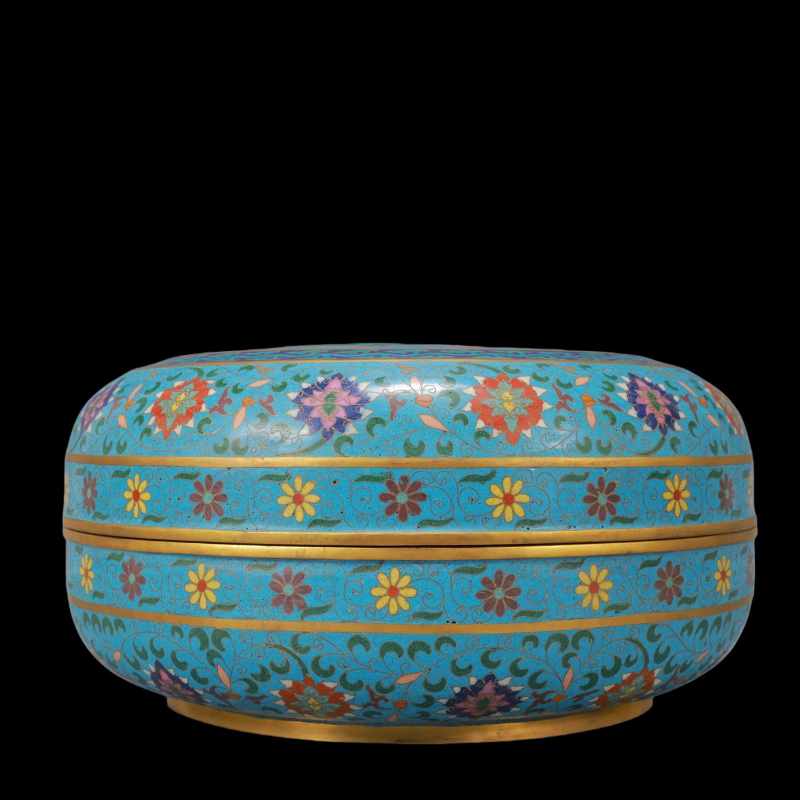 A Rare Cloisonne Lotus and Lion Pattern Cover Box (1 of 7)
