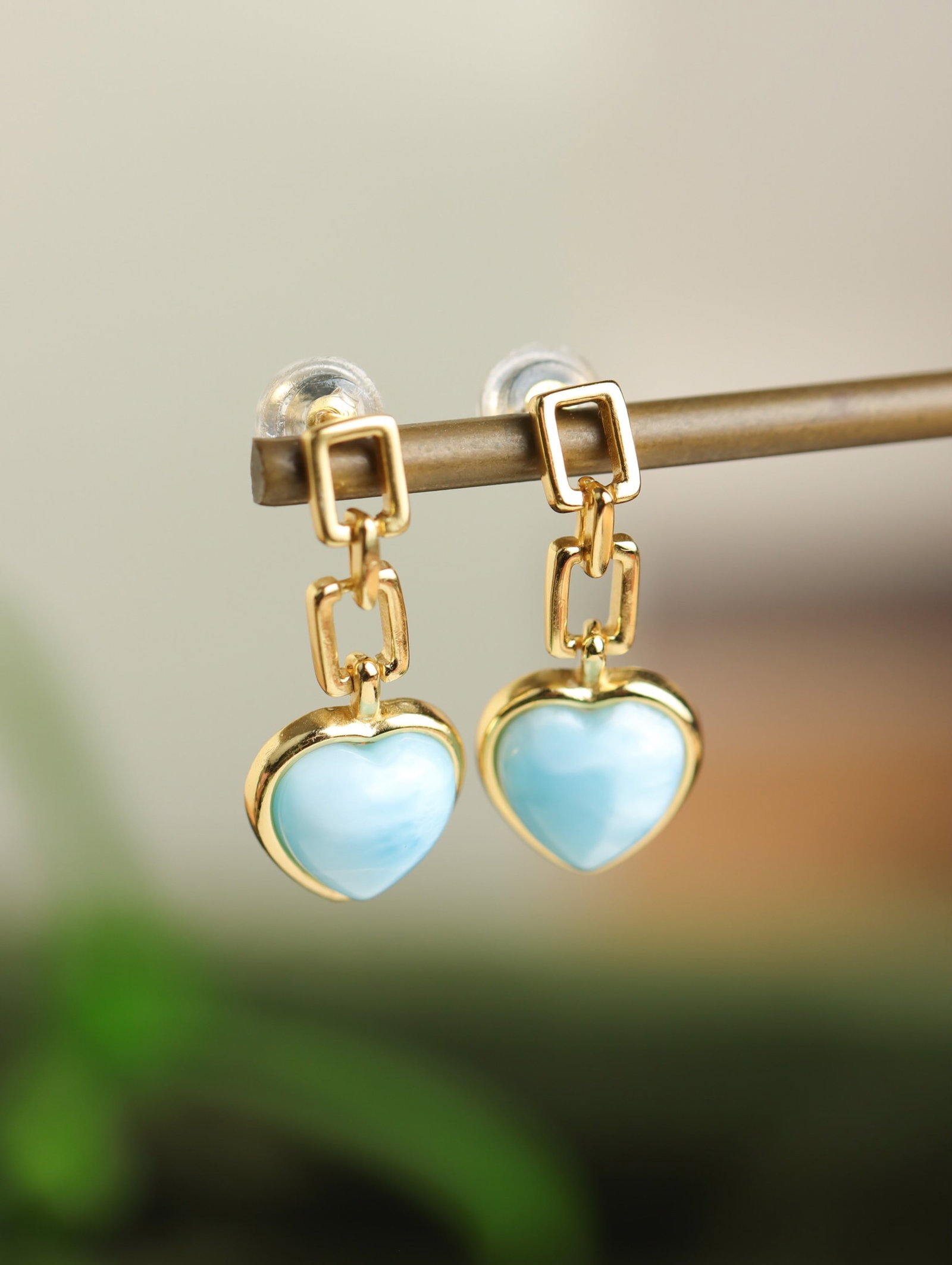 A Pair of Exquisite Sterling Silver-Gold Plated Inlaid Larimar Earrings: A Pair of Exquisite Sterling Silver-Gold Plated Inlaid Larimar Earrings 一对纯银镀金镶海纹石耳环