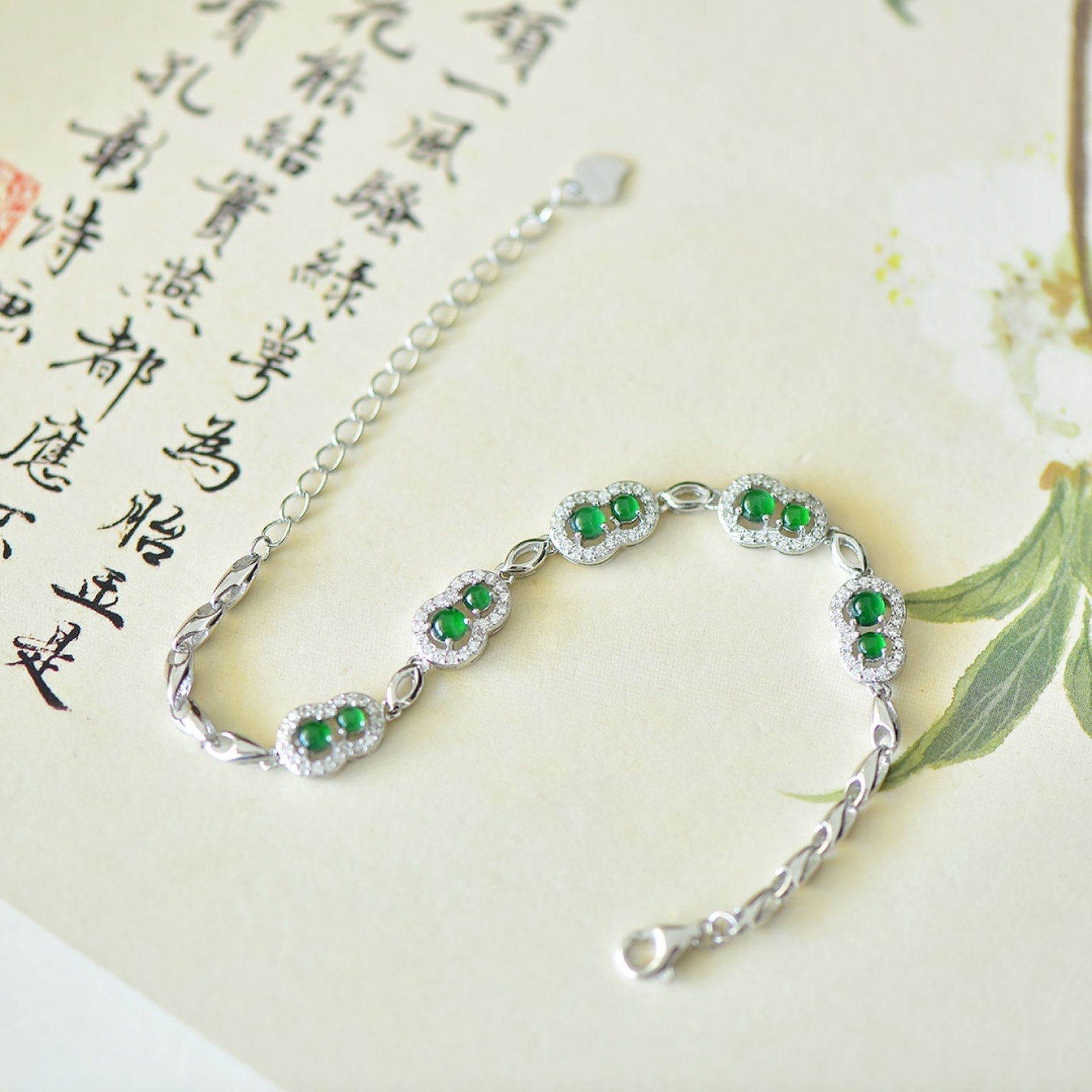 An Exquisite Sterling Silver-Gold Plated Inlaid Jadeite Gourd Bracelets,Inlaid Diamond: An Exquisite Sterling Silver-Gold Plated Inlaid Jadeite Gourd Bracelets,Inlaid Diamond,Size:3mmx3mm 纯银镀金镶翡翠葫芦手链,嵌