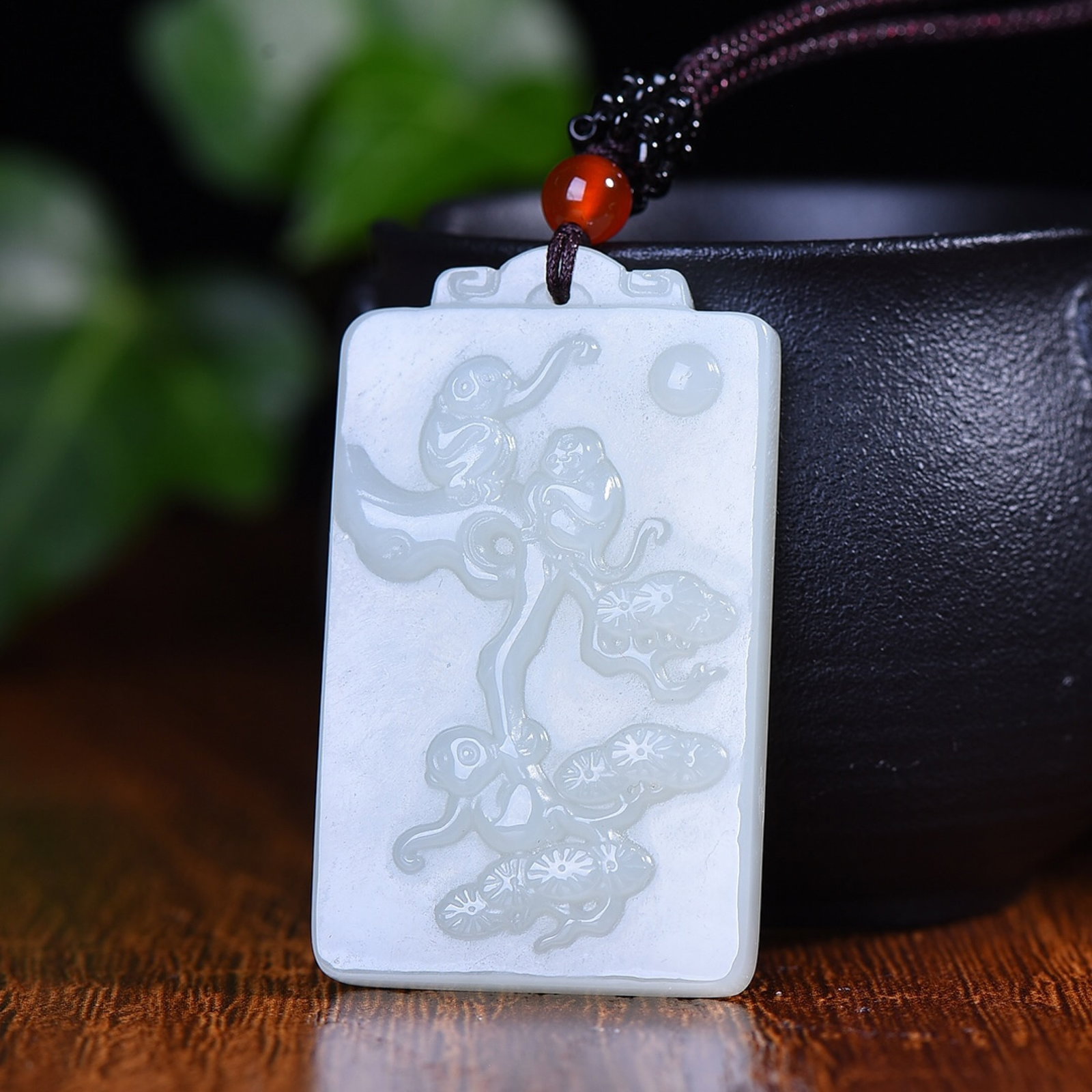 An Exquisite White Jade Monkey Pattern Pendant - 2