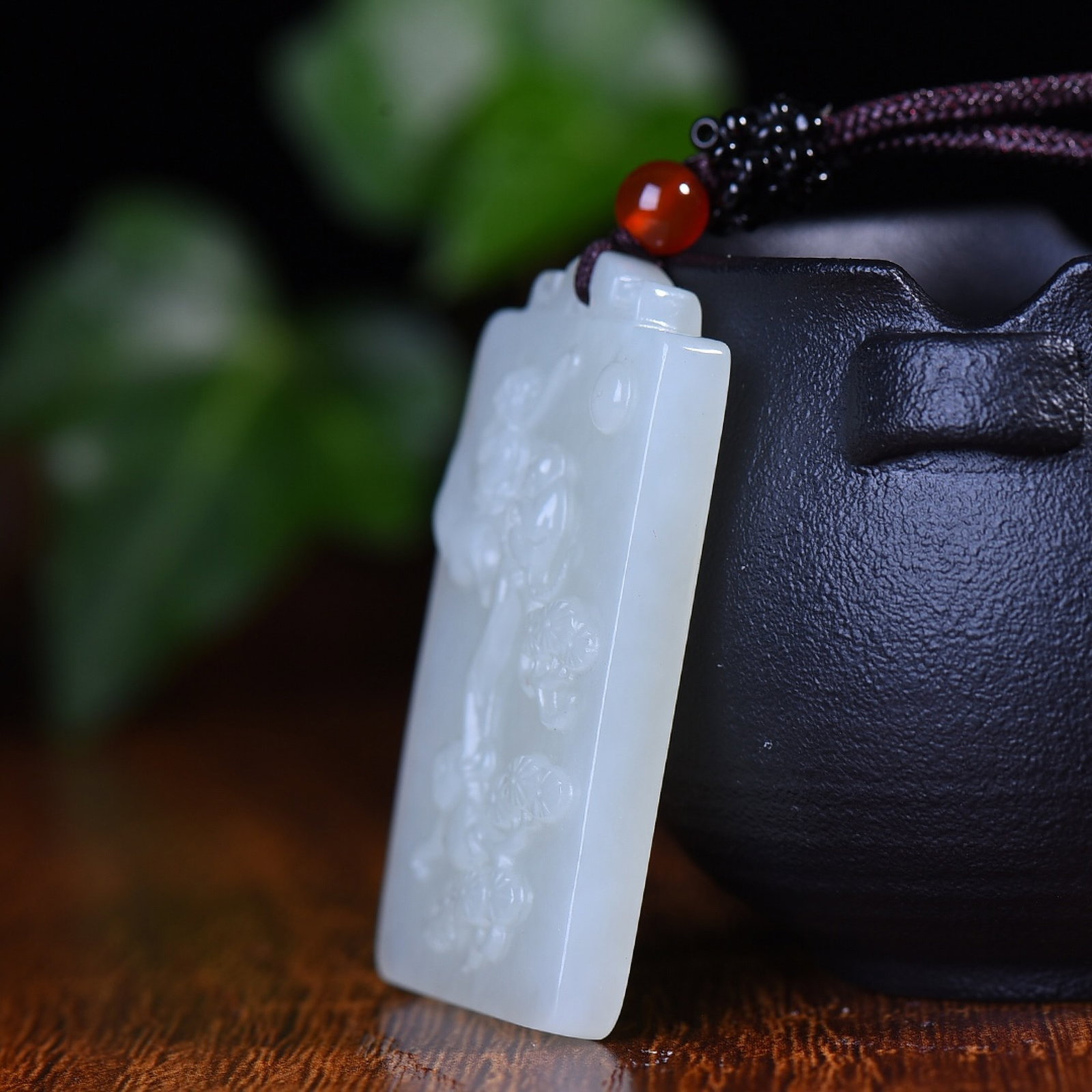 An Exquisite White Jade Monkey Pattern Pendant - 3