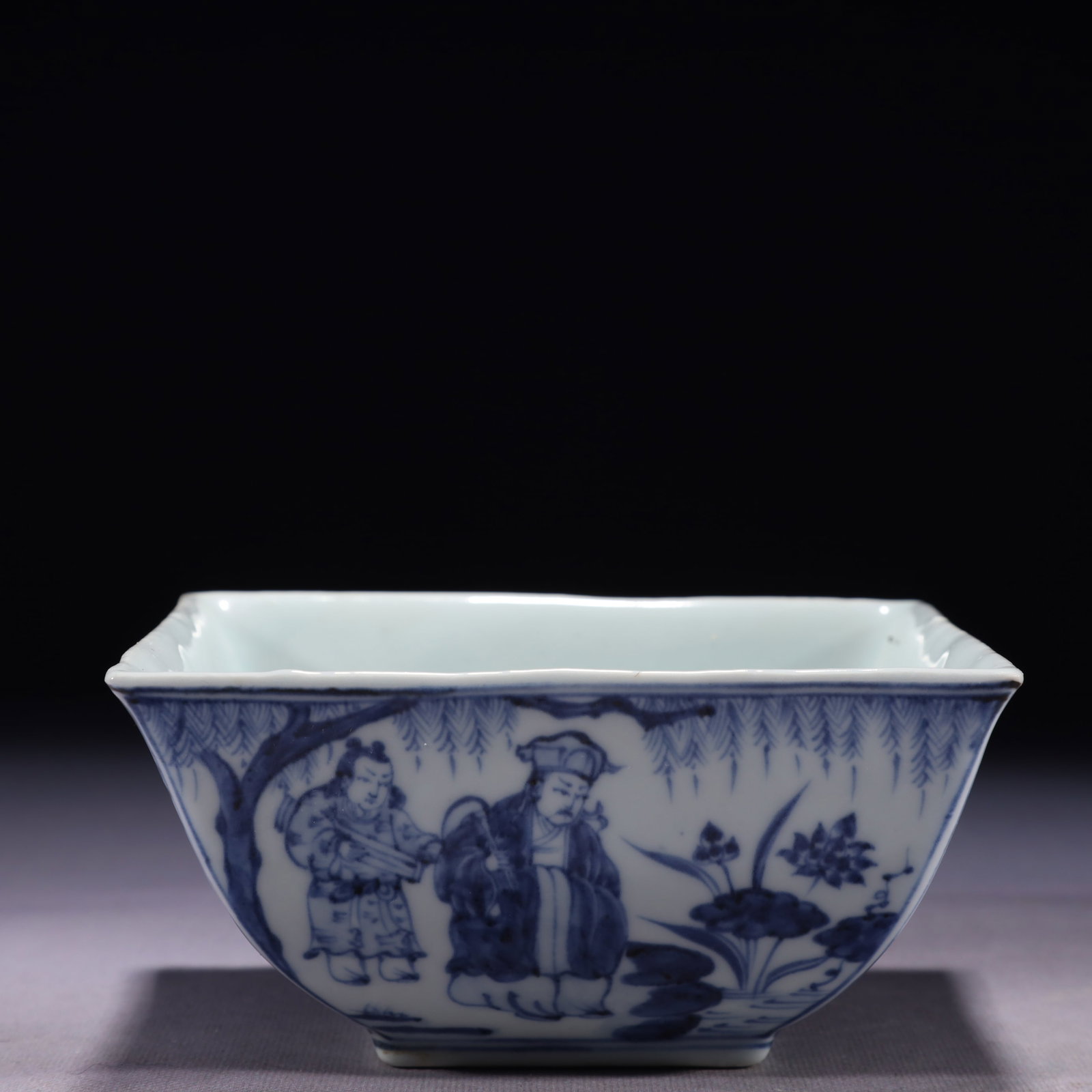 An Exquisite Blue and White Character and Story Pattern Bowl: An Exquisite Blue and White Character and Story Pattern Bowl,Ming Dynasty,China,Xuande Six-character Mark,Size:5.7inx2.8in,Weight:600g 青花人物故事纹碗,
