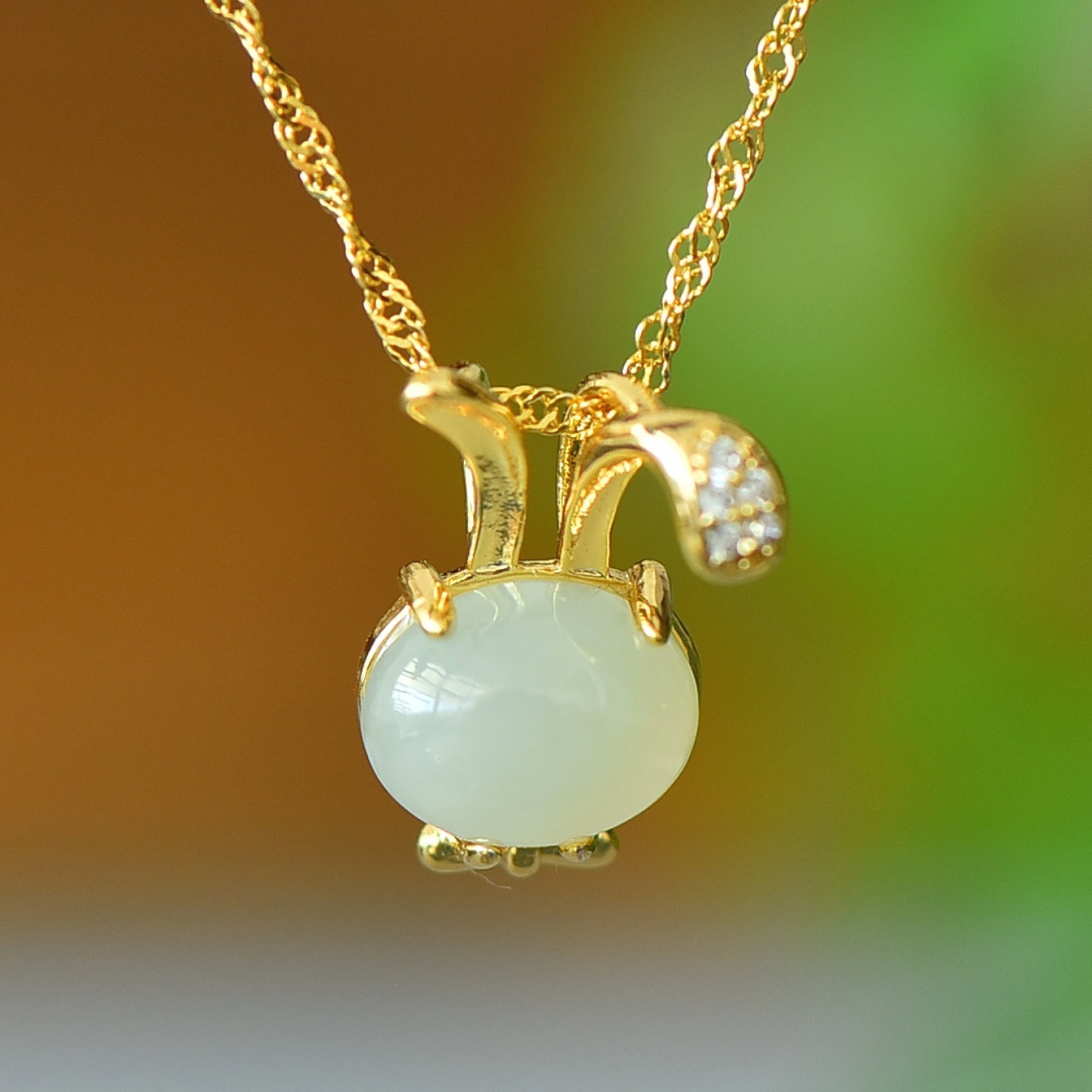 An Exquisite Bronze-Gold Plated Inlaid White Jade Necklace: An Exquisite Bronze-Gold Plated Inlaid White Jade Necklace,Size:3.1inx3.9in 铜镀金镶白玉项链