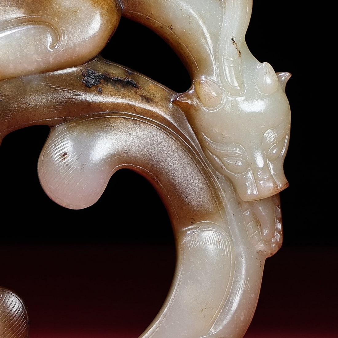 An Exquisite White Jade Chi-Dragon Pattern Pendant - 2