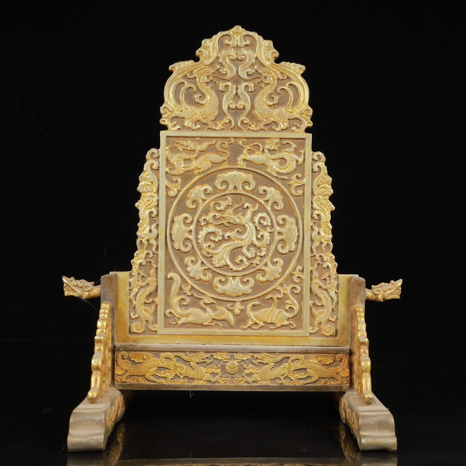 An Exquisite Gilt Silver Auspicious Beast Pattern Screen: An Exquisite Gilt Silver Auspicious Beast Pattern Screen,Qing Dynasty,China,Size:8.3inx6.3inx9.4in,Weight:1500g 银鎏金瑞兽纹屏风,中国清