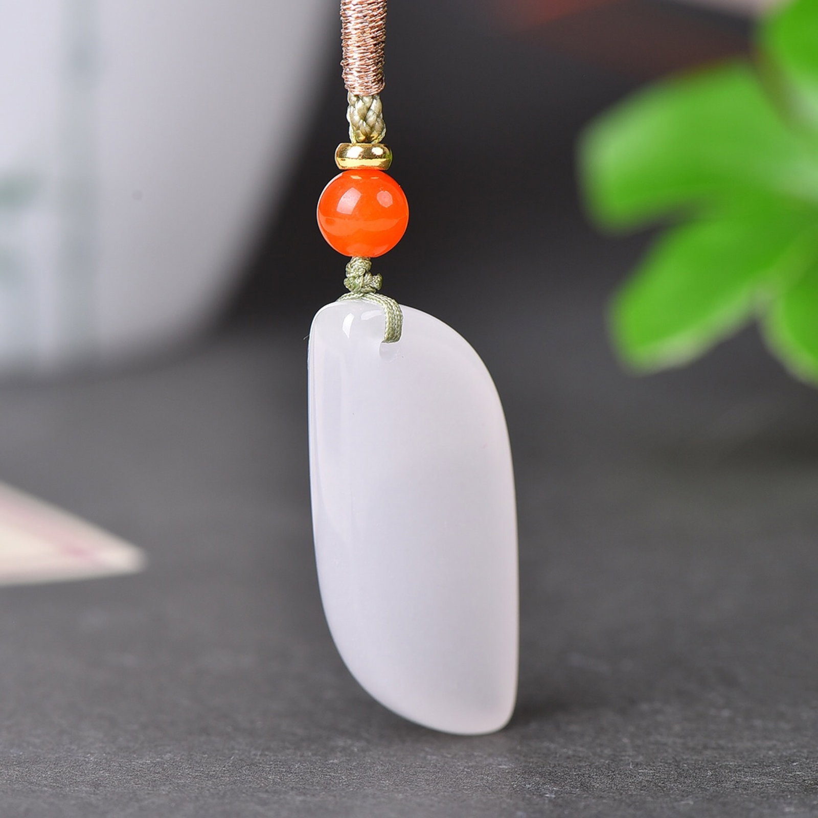 An Exquisite Jadeite Pendant - 2