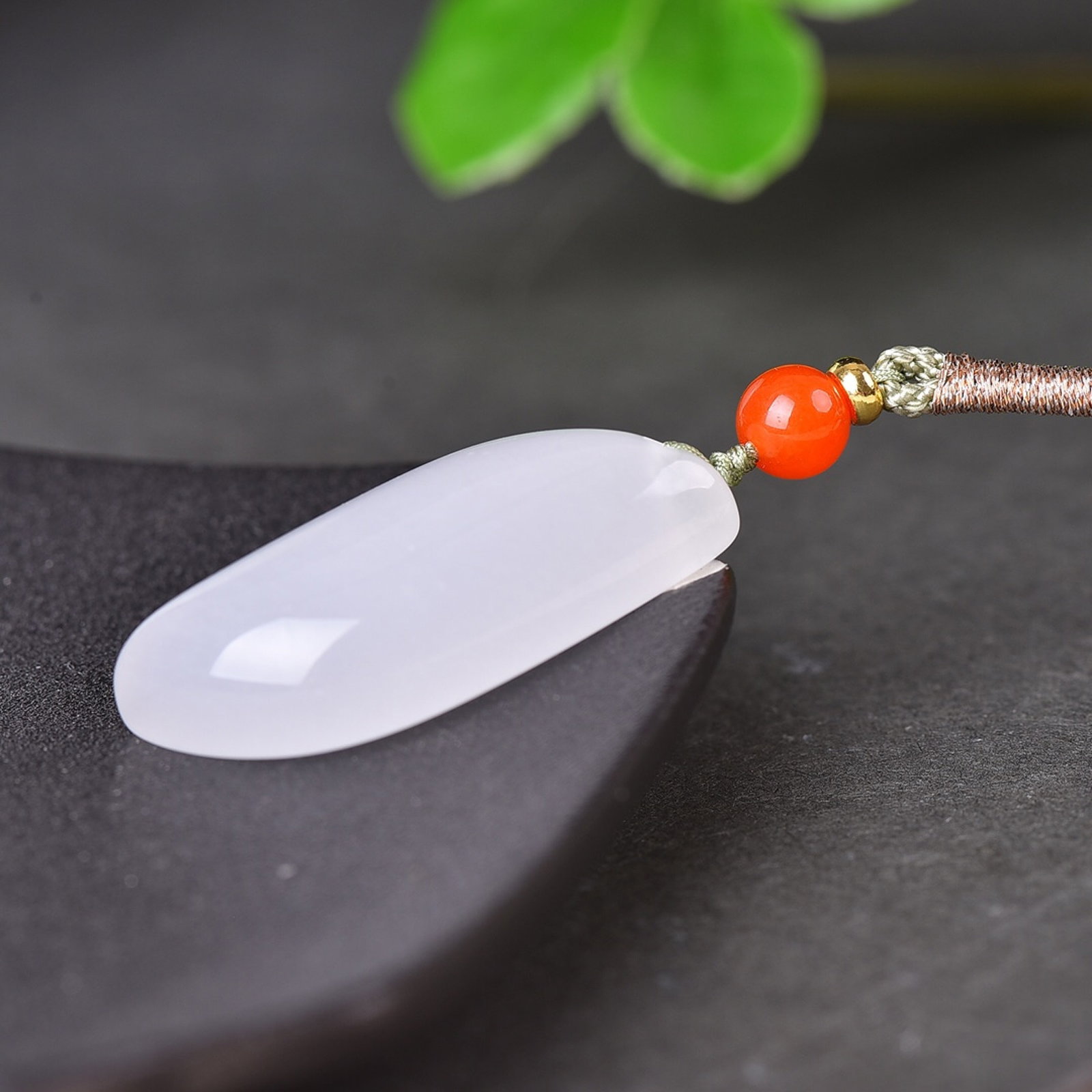 An Exquisite Jadeite Pendant - 4