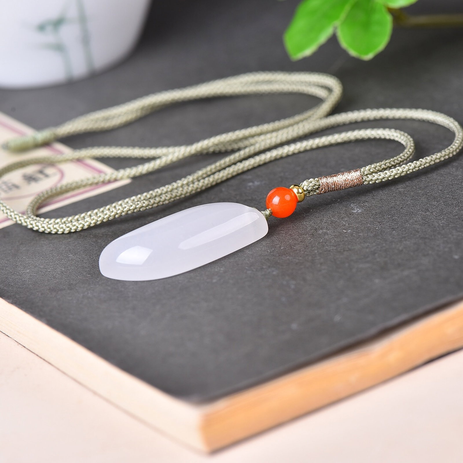 An Exquisite Jadeite Pendant - 5