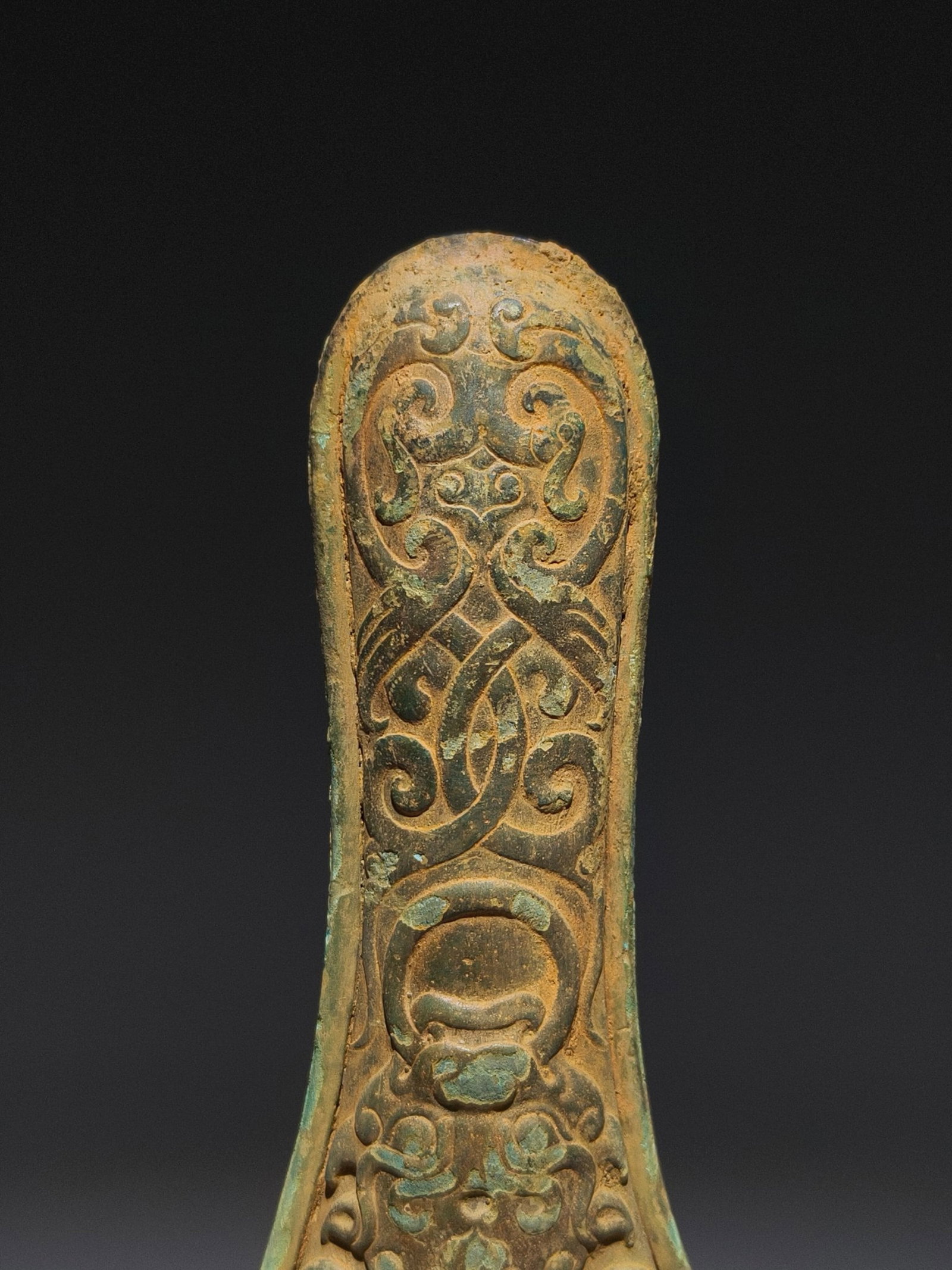 An Archaic Bronze Beast-Face Pattern Ornament - 6