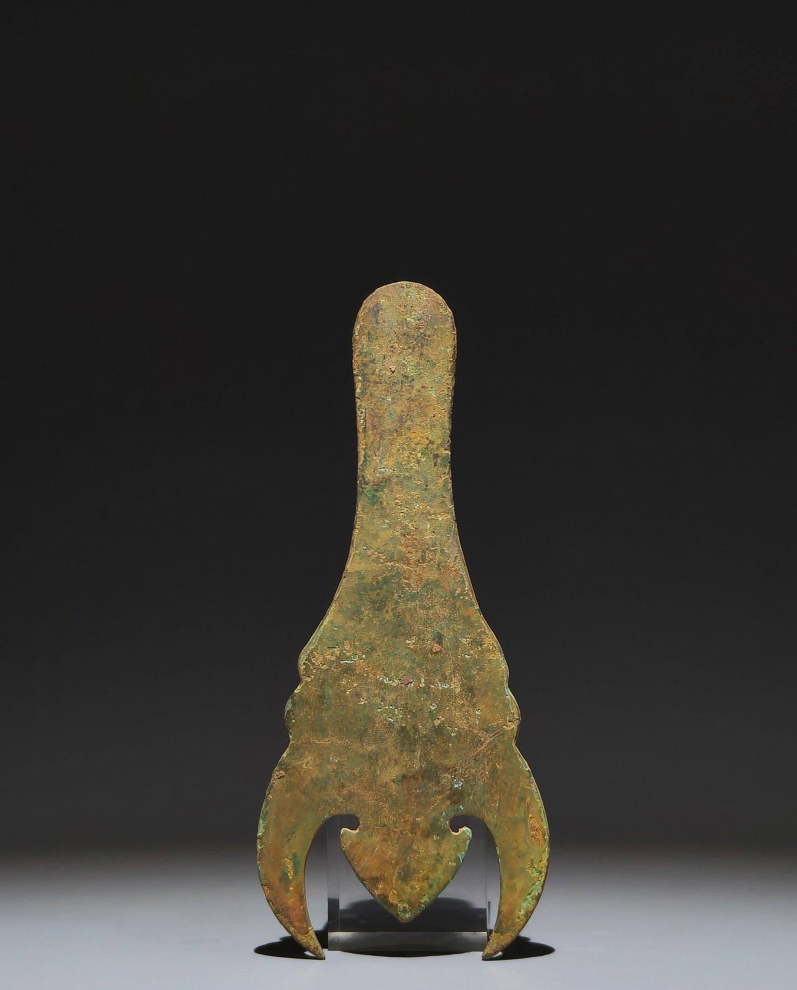 An Archaic Bronze Beast-Face Pattern Ornament - 8