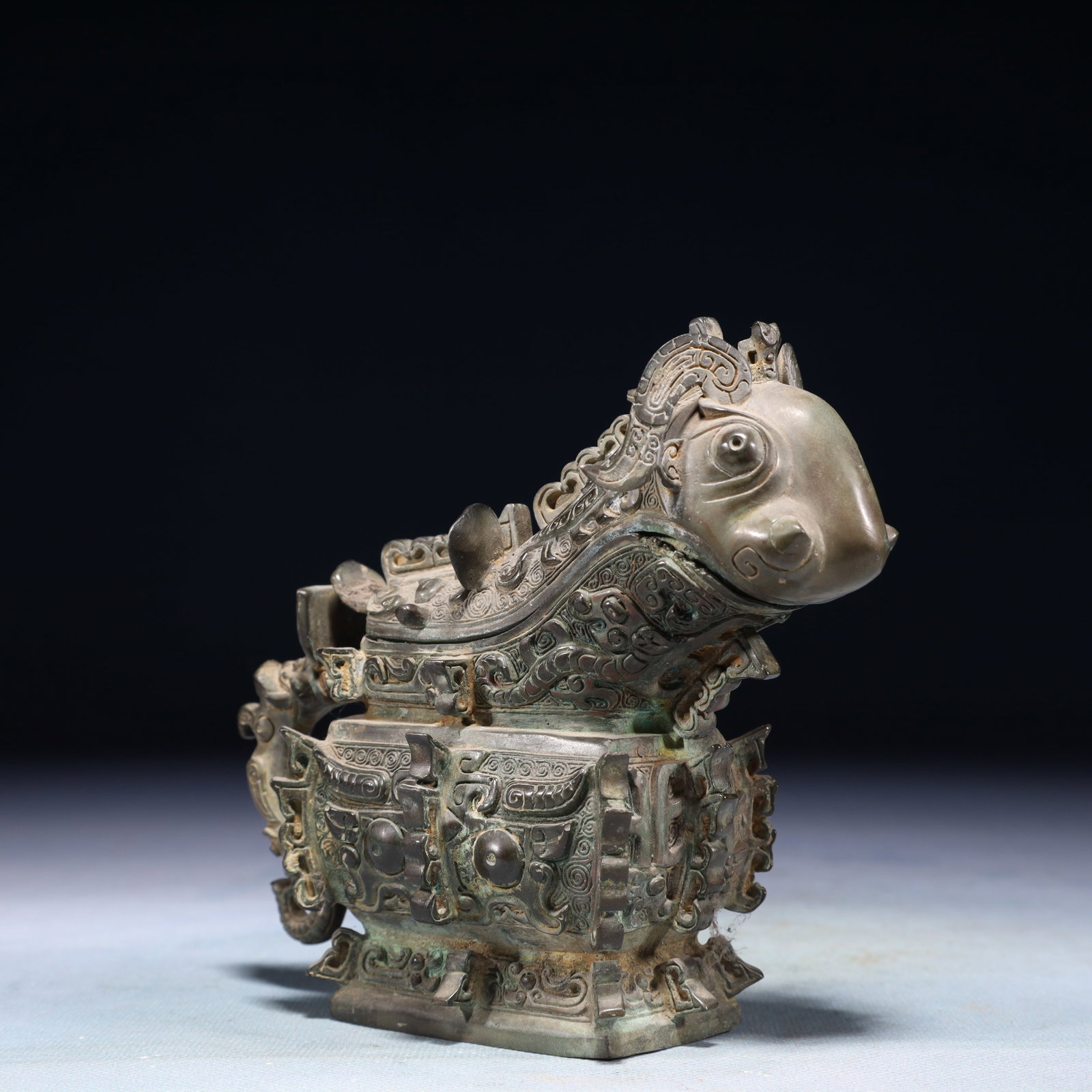 A Rare Bronze Beast-Face Pattern Wine vessel - 4