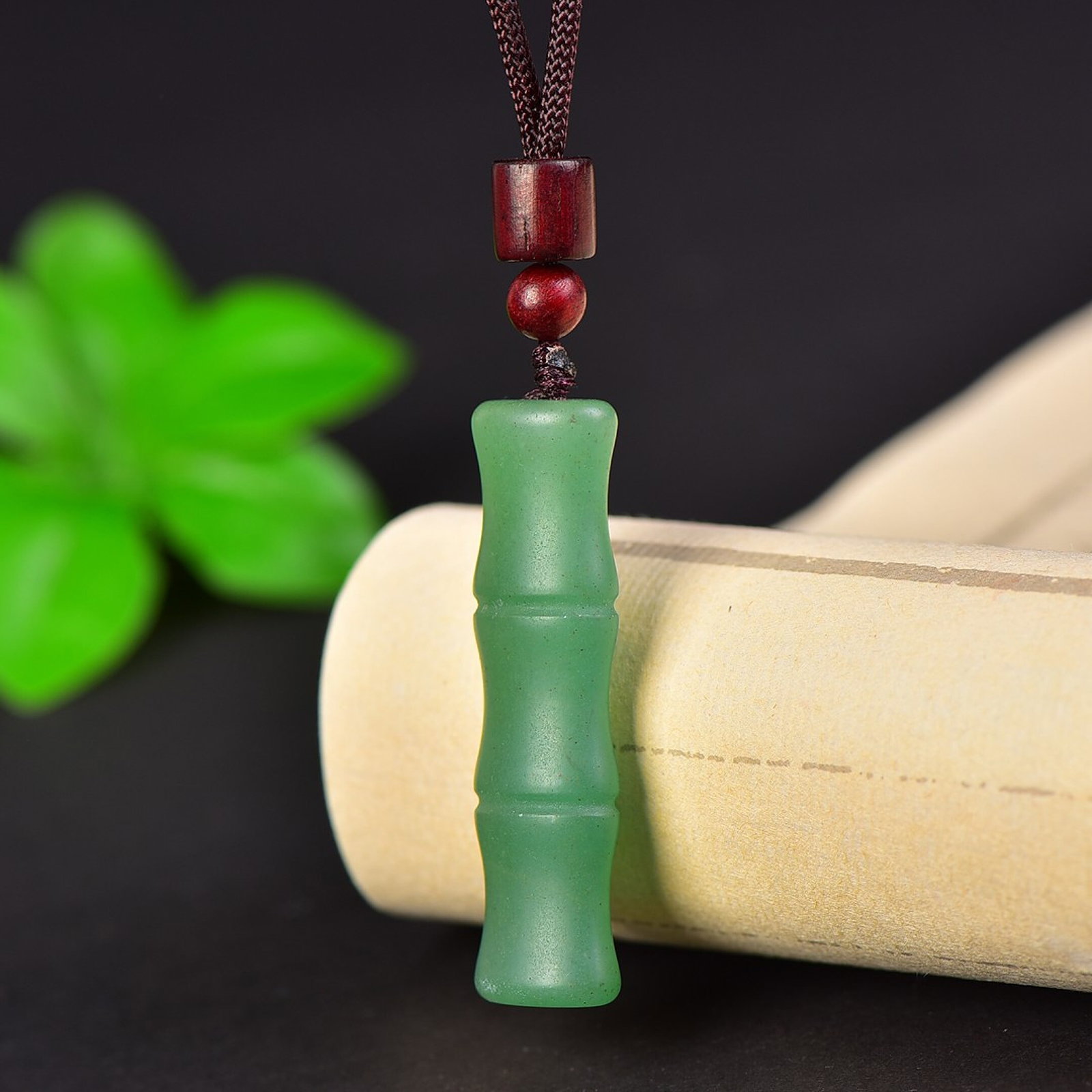 An Exquisite Jadeite Pendant - 3