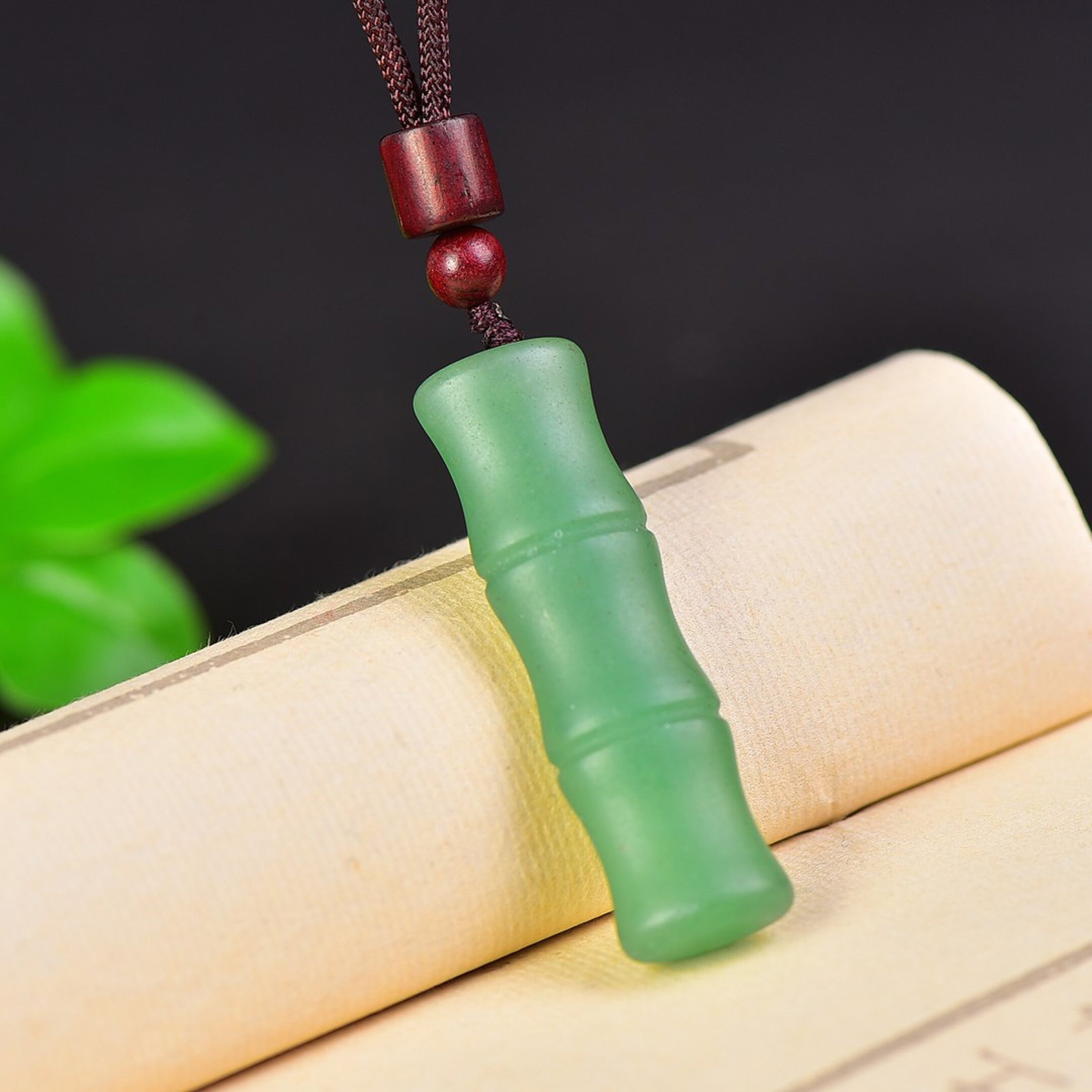 An Exquisite Jadeite Pendant - 4