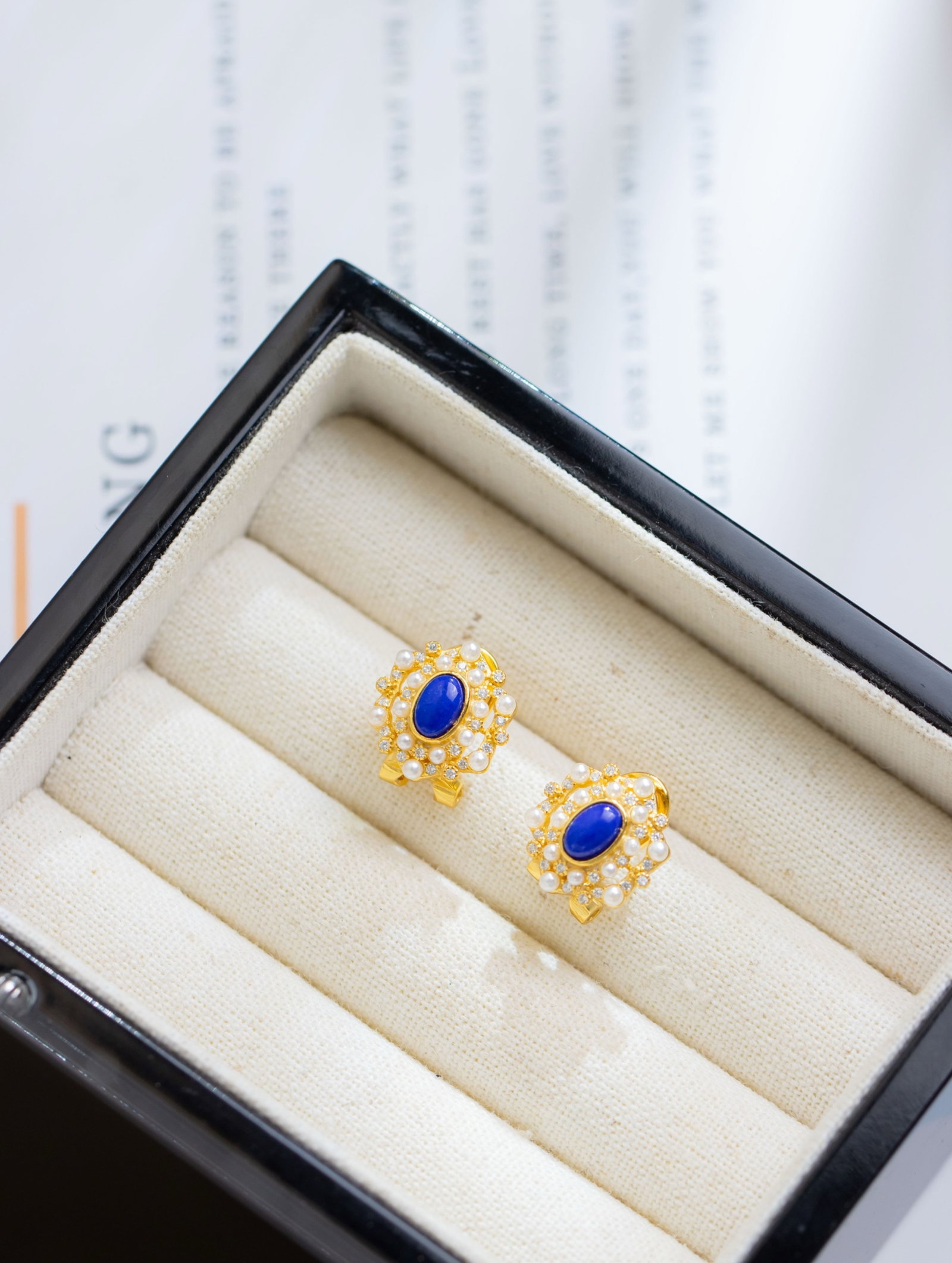 A Pair of Exquisite Sterling Silver-Gold Plated Inlaid Lapis Lazuli Earrings,Inlaid Pearls and: A Pair of Exquisite Sterling Silver-Gold Plated Inlaid Lapis Lazuli Earrings,Inlaid Pearls and Diamond
