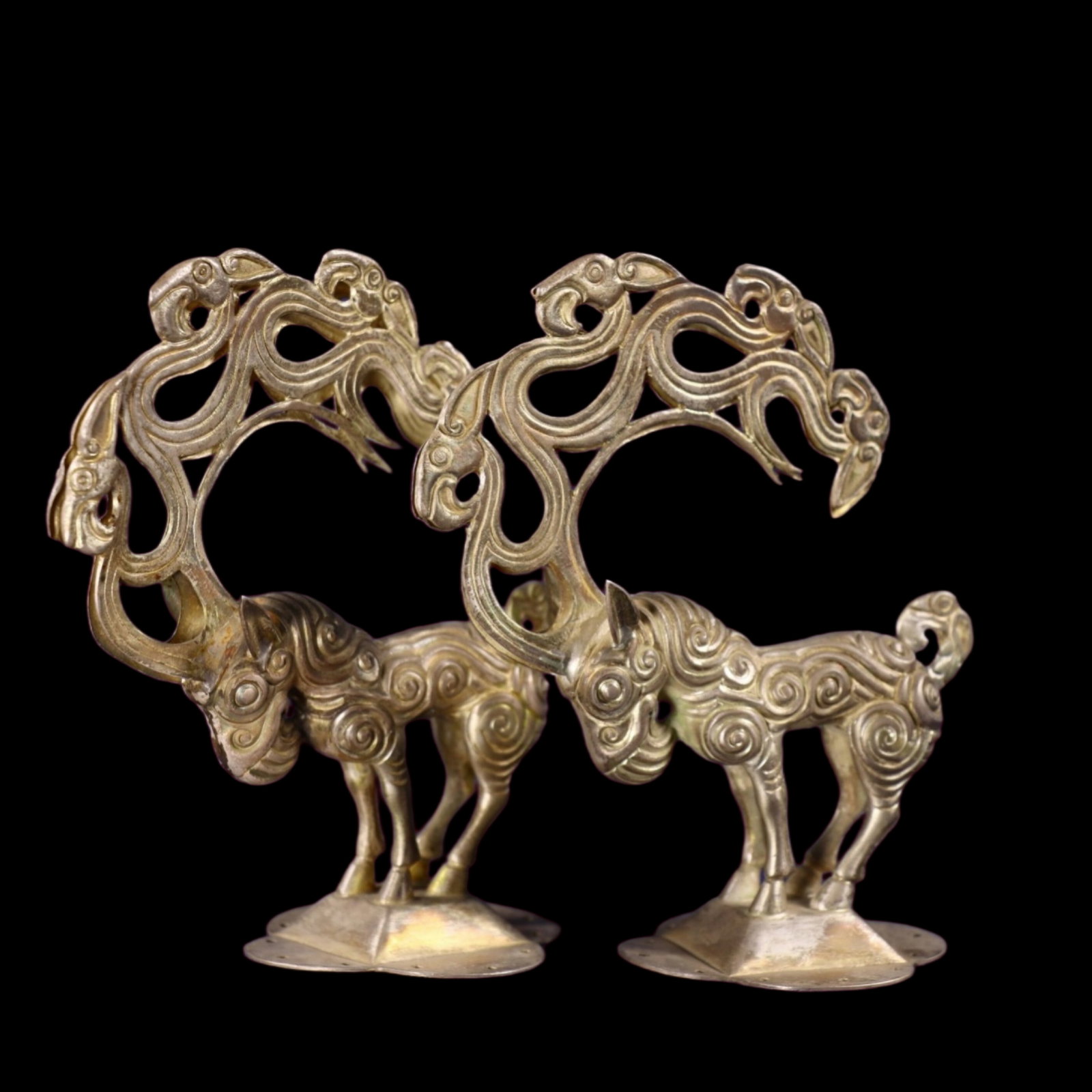 A Pair of Exquisite Silver Beast Ornaments: A Pair of Exquisite Silver Beast Ornaments,Qing Dynasty,China,Size:5.1inx7.1in,Weight:140.5g 一对银兽摆件,中国清代
