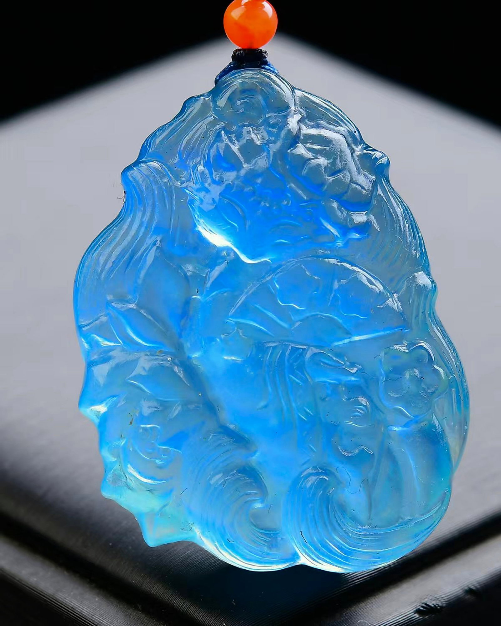 An Exquisite Aquamarine Nine-Tailed Fox Pendant: An Exquisite Aquamarine Nine-Tailed Fox Pendant,Size:44mmx32mmx12mm,Weight:29.2g 海蓝宝九尾狐吊坠