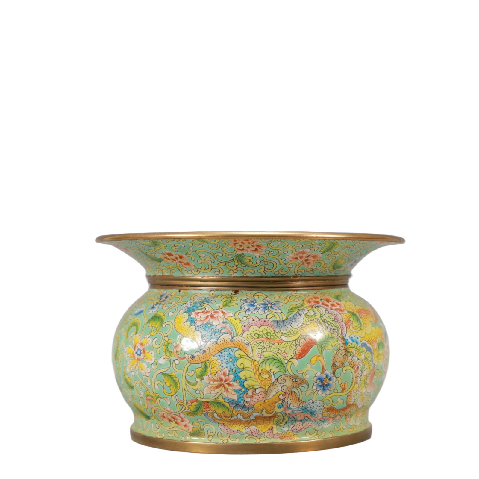 An Exquisite Painted Enamel Flower Pattern Jar: An Exquisite Painted Enamel Flower Pattern Jar,Qing Dynasty, China,Qianlong Six-character Mark,Size:4.7inx3in,Weight:350g