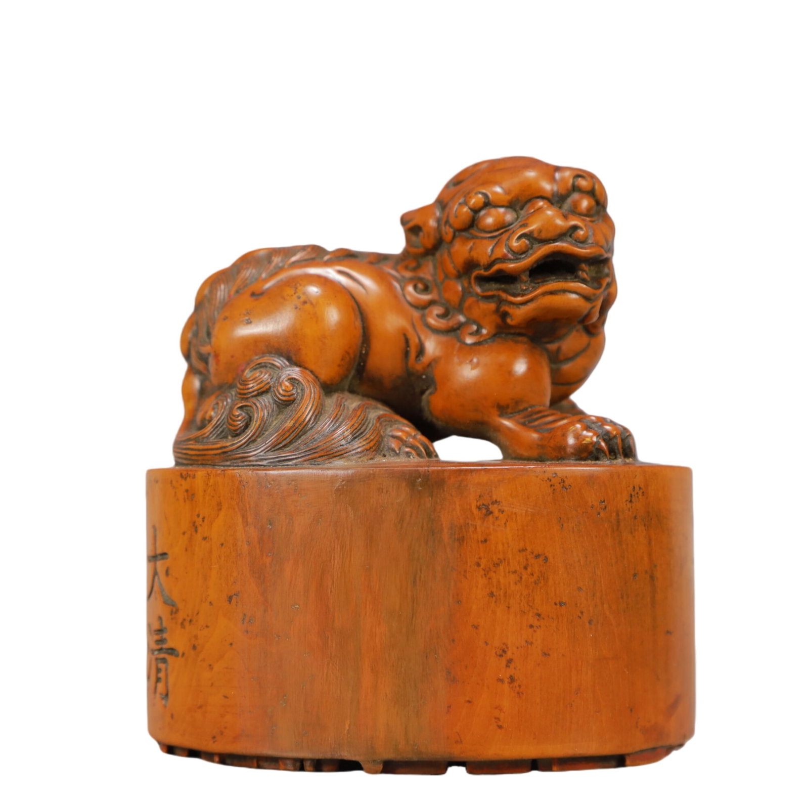 An Exquisite Boxwood Lion Seal: An Exquisite Boxwood Lion Seal,Qing Dynasty,China,Qianlong Mark,Size:3.7inx3.1inx4.3in,Weight:400g 黄杨木狮子印章,中国清代,乾