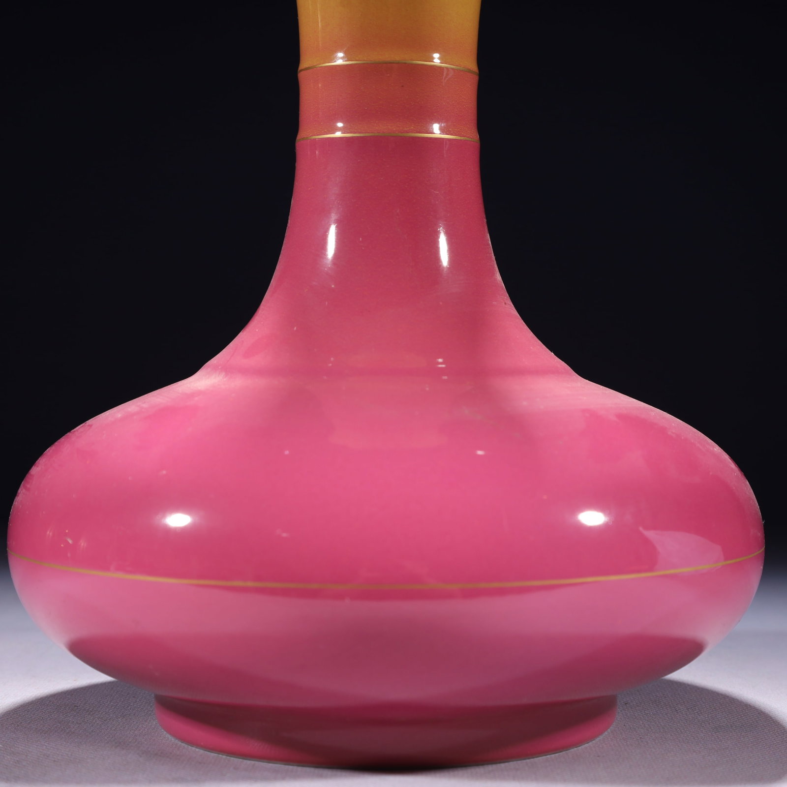 An Exquisite Ruby Red-Glazed Vase - 3