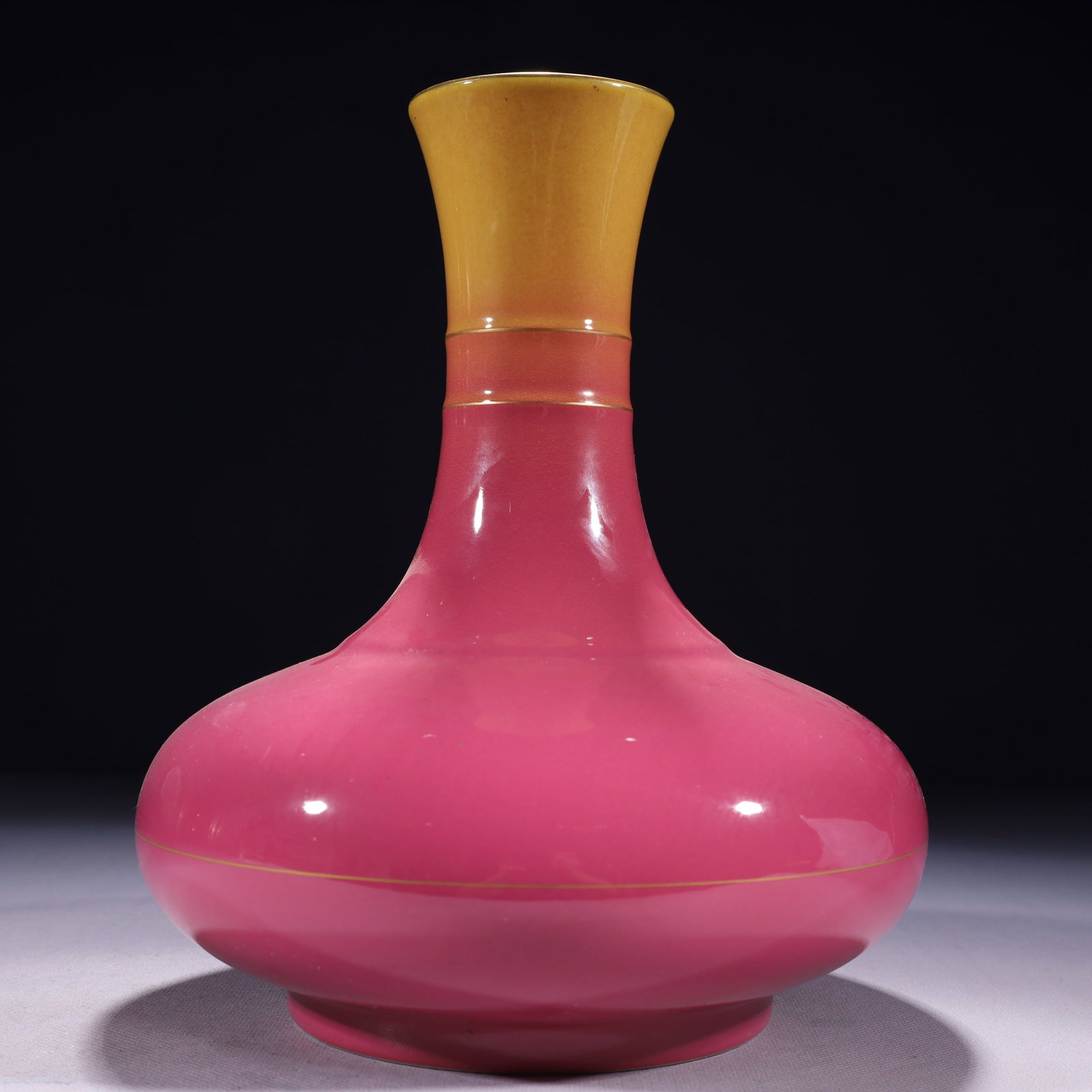 An Exquisite Ruby Red-Glazed Vase - 6