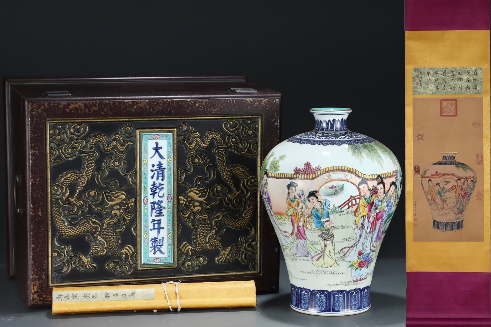 An Exquisite Blue and White Famille-Rose Character and Story Pattern with poem Painted Gold: An Exquisite Blue and White Famille-Rose Character and Story Pattern with poem Painted Gold Vase,With Vertical Scroll Painting on Silk,Qing Dynasty,China,with Qianlong Six-character