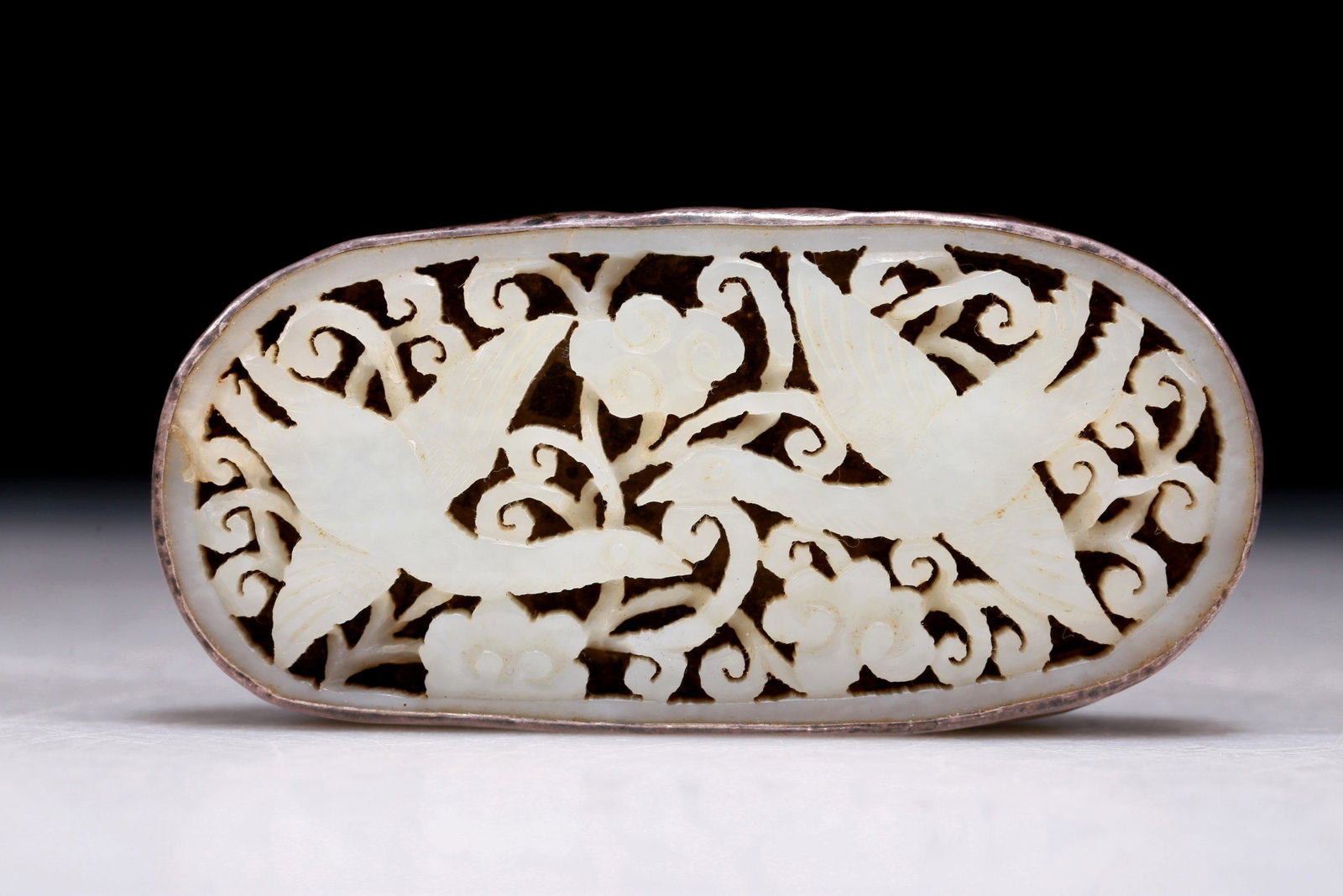 An Excellent White Jade Silver-Mounted 'Auspicious Cloud& Crane' Belt-Buckle (1 of 5)