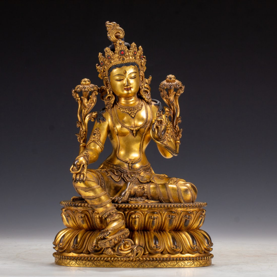 A Solemn Gilt Bronze Statue of Tara: A Solemn Gilt Bronze Statue of Tara,Qing Dynasty,China,Qianlong Mark,Size:7.9inx6.3inx11.8in,Weight:4400g