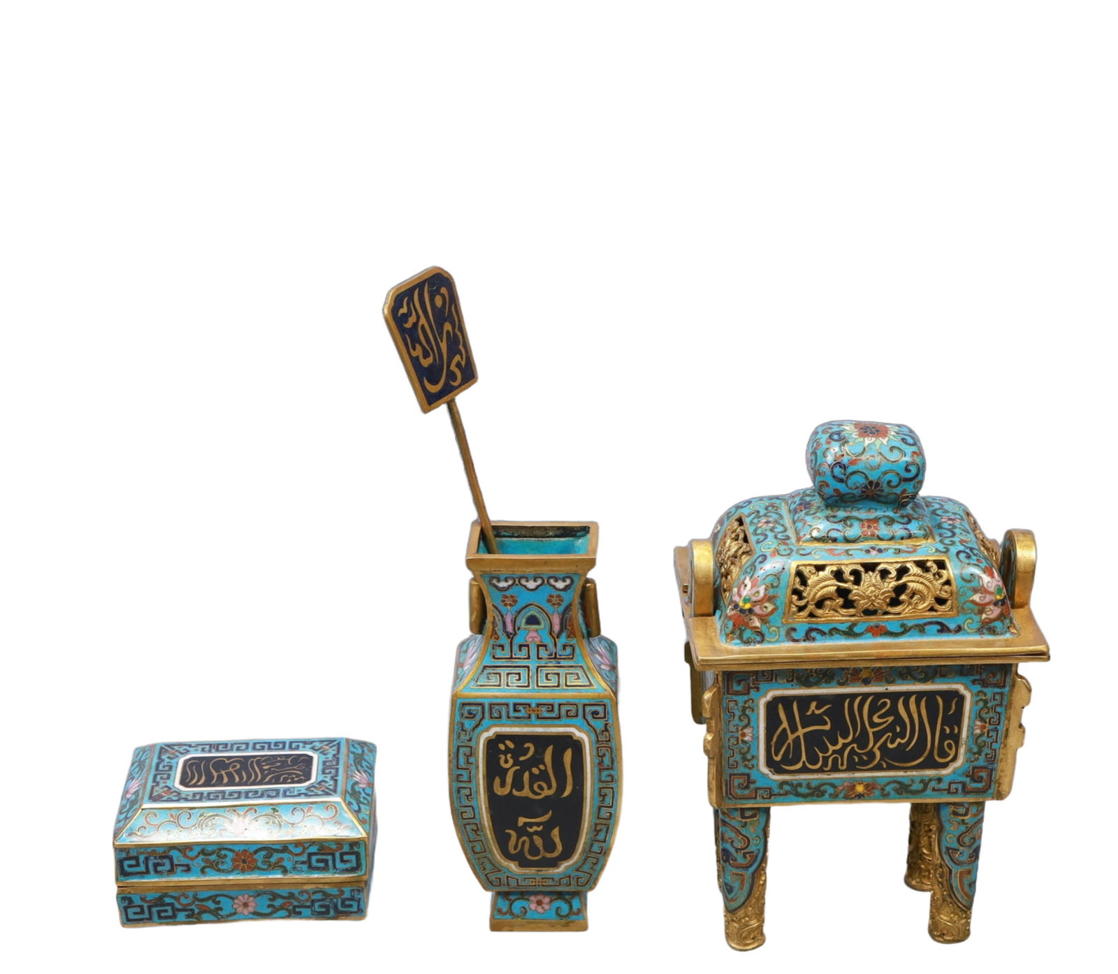 A Set of Fine Cloisonne Lotus Pattern Ornaments,With Scriptures: A Set of Fine Cloisonne Lotus Pattern Ornaments,With Scriptures,Qing Dynasty, China,Qianlong Four-character Mark,Size:5.5inx3.7inx9.1in,Total Weight:2300g 一套景泰蓝Ņ