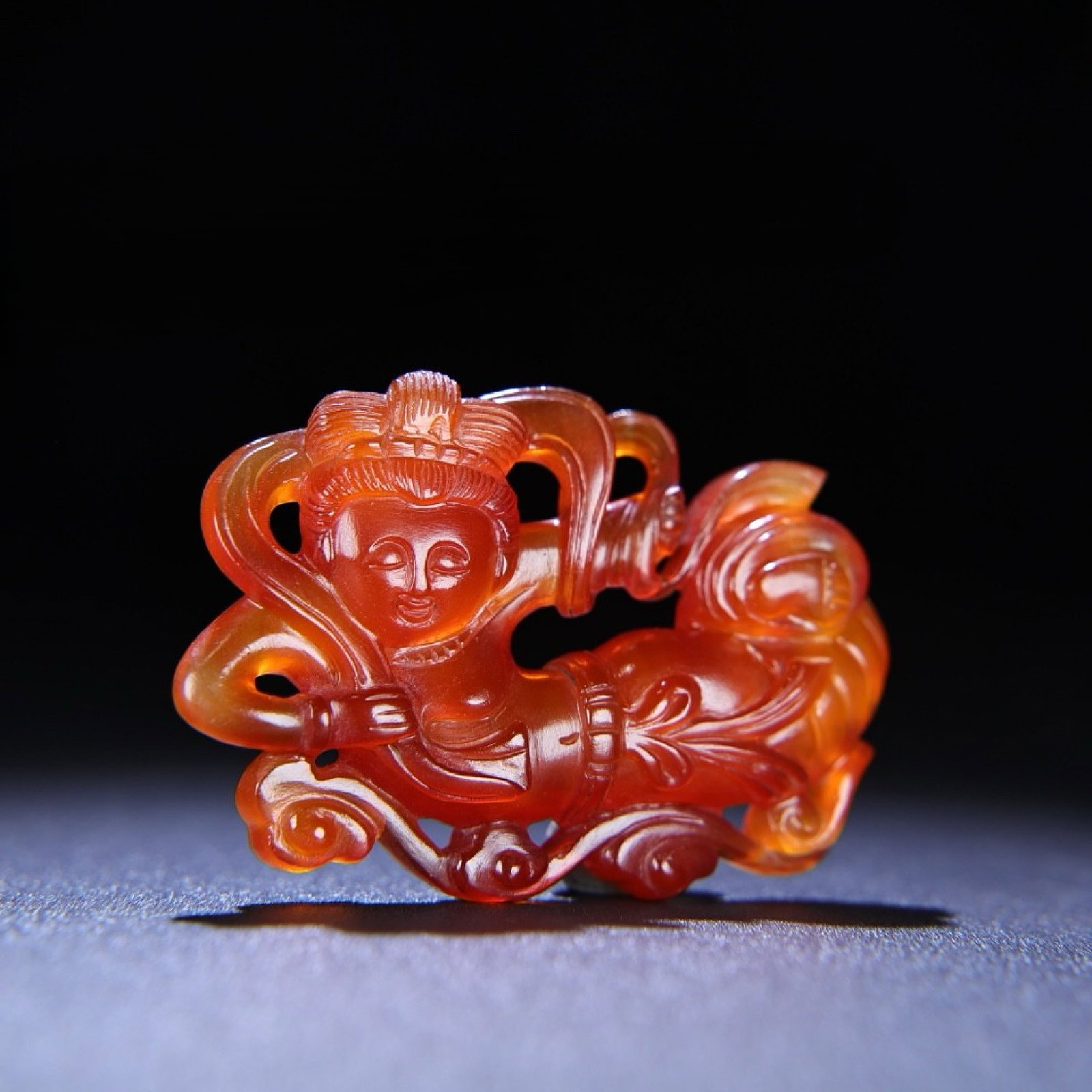 An Exquisite Agate Figure Ornament: An Exquisite Agate Figure Ornament,Qing Dynasty,China,Size:3inx2inx0.5in,Weight:52g 玛瑙人物摆件,中国清代
