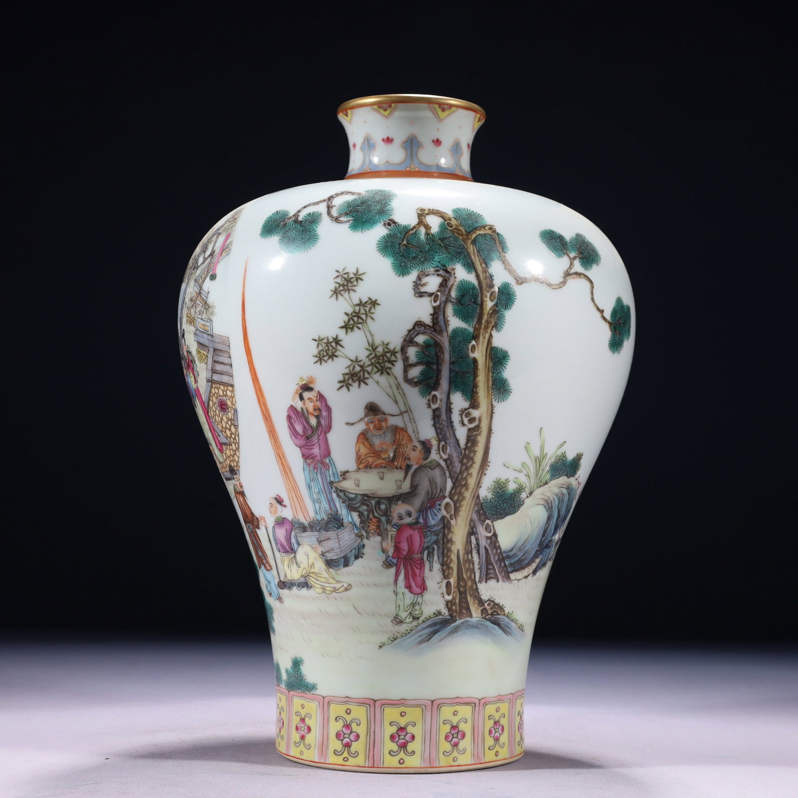 An Exquisite Famille-Rose Painted Gold Character and Story Pattern Vase,with poem: An Exquisite Famille-Rose Painted Gold Character and Story Pattern Vase,with poem,Qing Dynasty,China,Qianlong Six-character Mark,Size:7.9inx12.2in,Weight:2500g 粉彩描金人