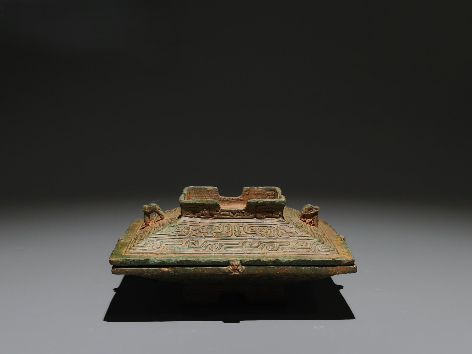 An Archaic Bronze Dragon Pattern Jar with Cover,With Inscription (1 of 9)