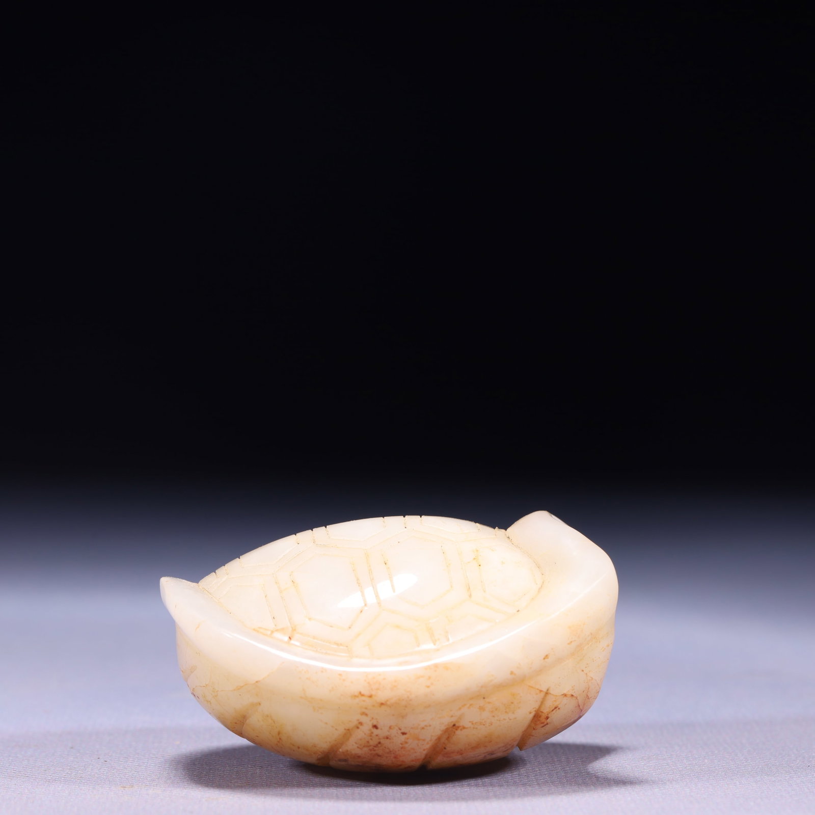 An Exquisite White Jade Turtle Shell Ornament