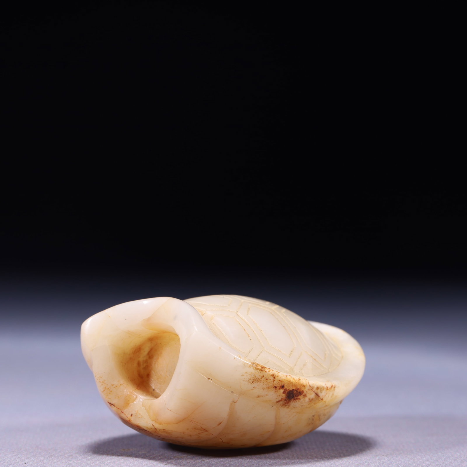 An Exquisite White Jade Turtle Shell Ornament - 6