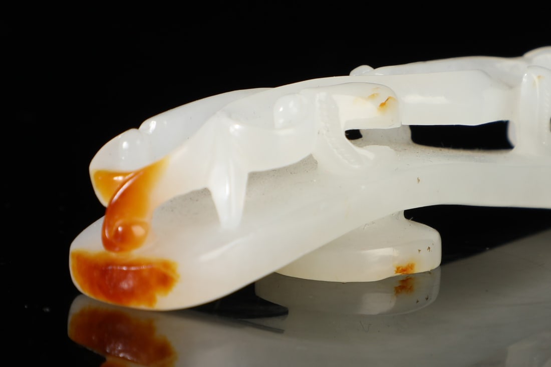 An Exquisite White Jade Dragon Pattern Hook - 10