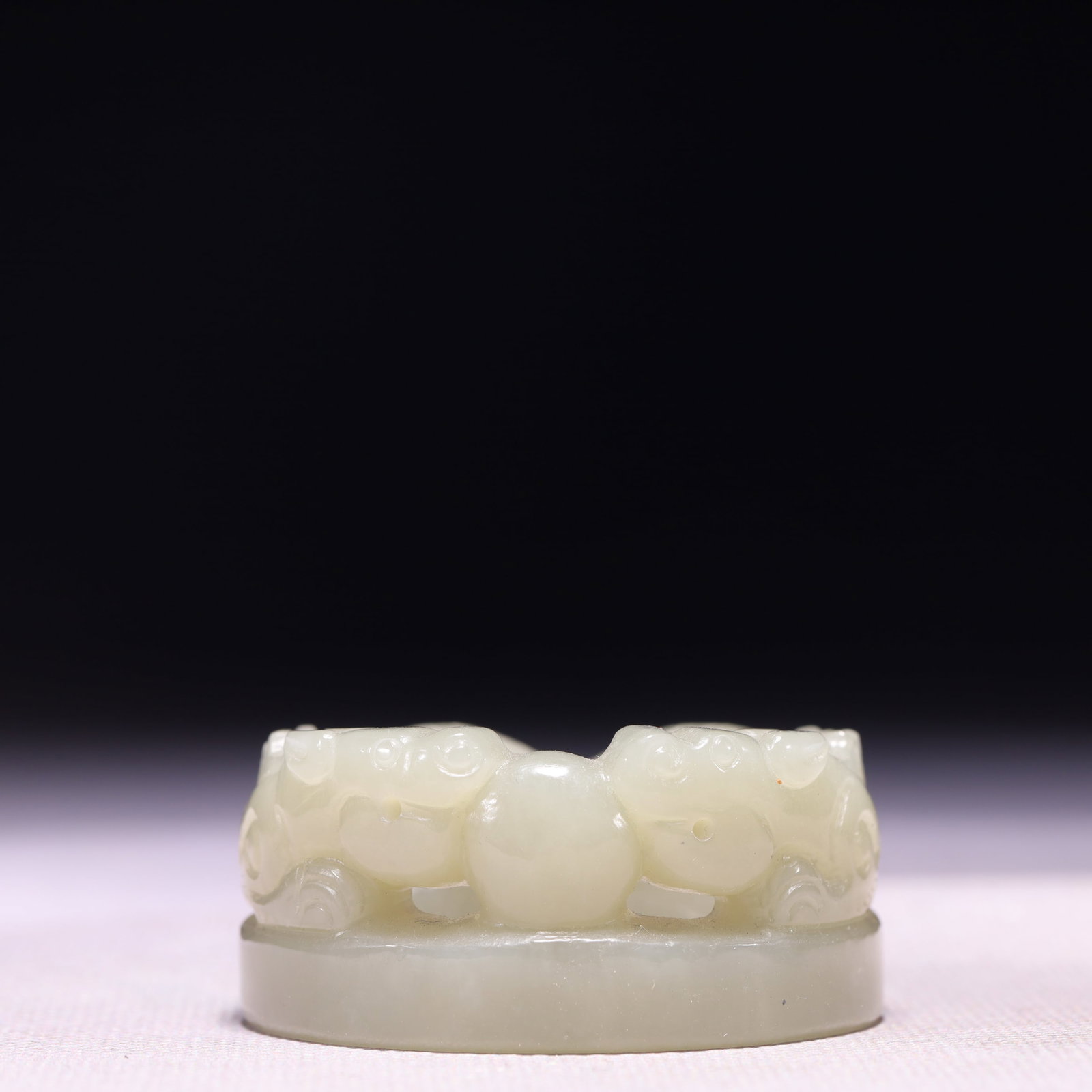 A Rare Green Jade Beast Pattern Ornament: A Rare Green Jade Beast Pattern Ornament,Qing Dynasty,China,Size:2inx1in,Weight:57g 青玉兽纹摆件,中国清代