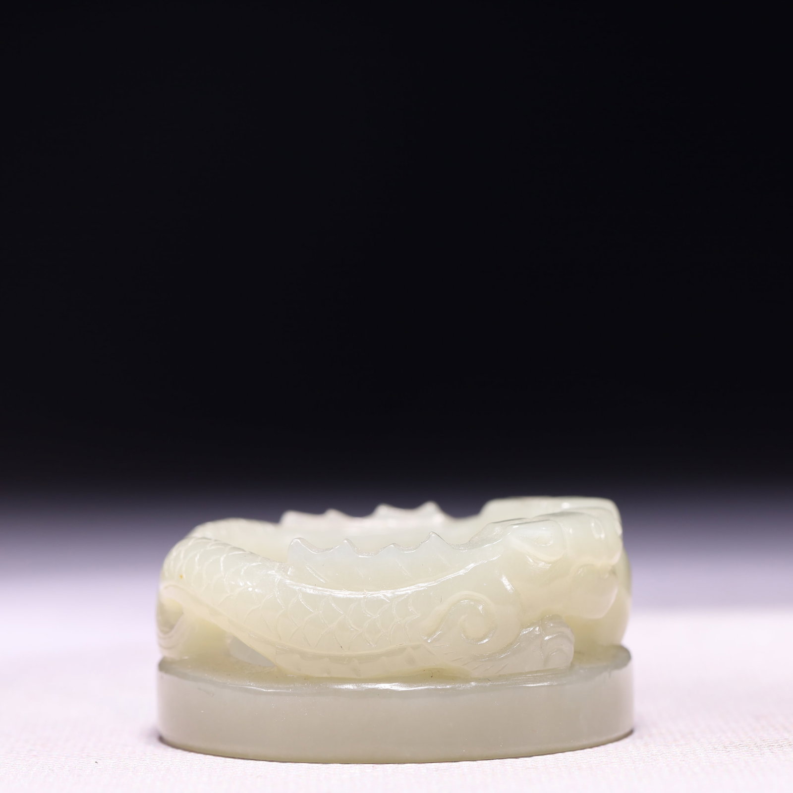 A Rare Green Jade Beast Pattern Ornament - 4