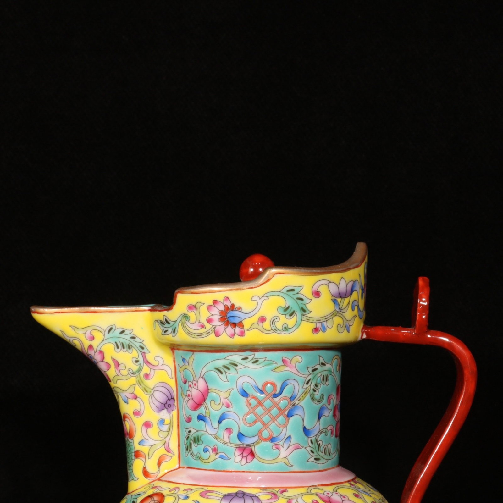 An Exquisite Enamel Lotus Pattern Pot - 2