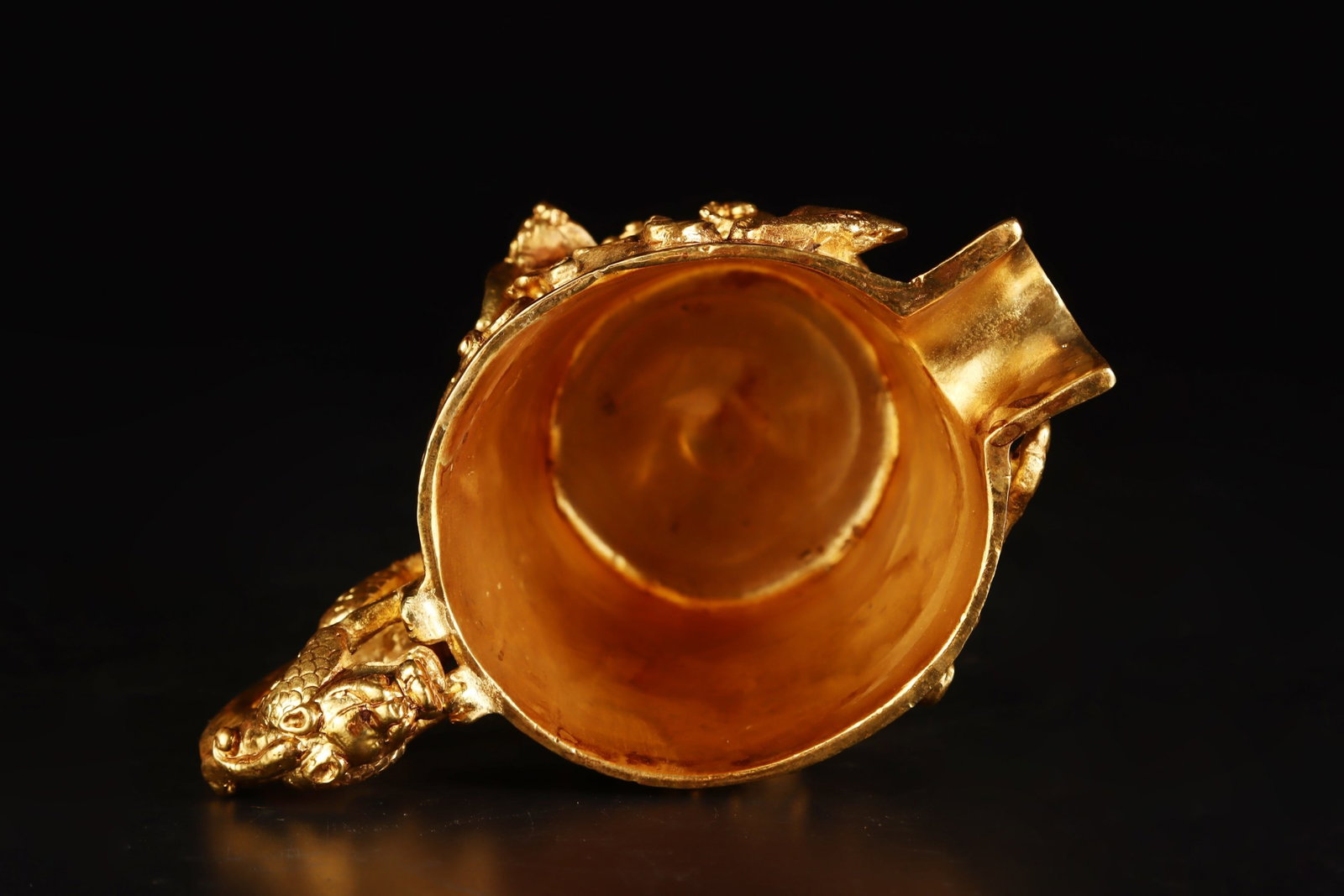 An Exquisite Gilt Bronze Chi-Dragon Pattern Cup - 7