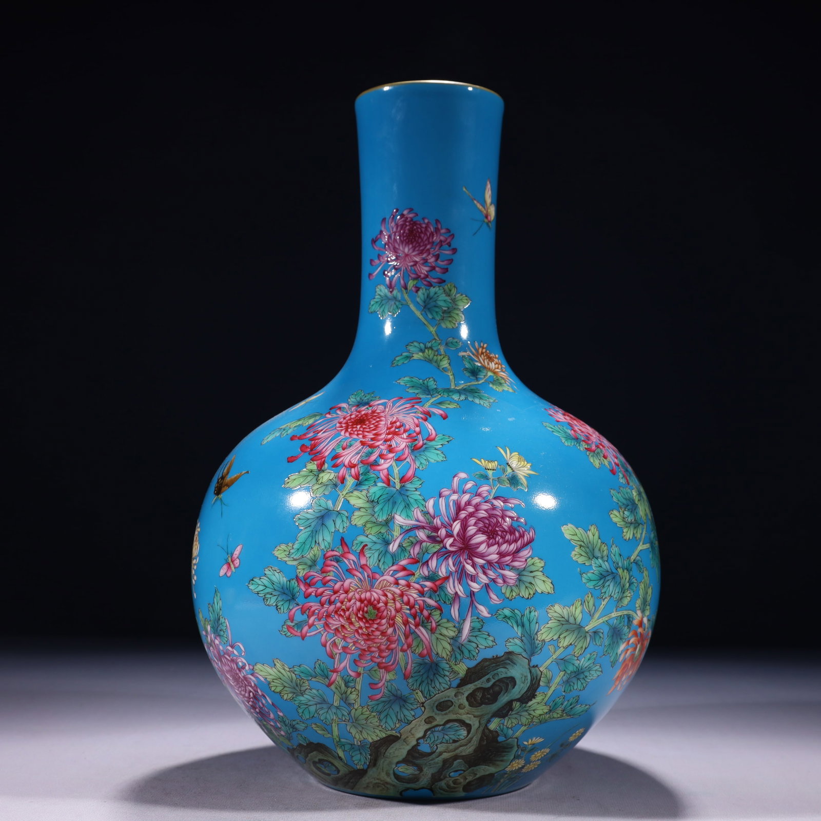 An Exquisite Blue Ground Famille-Rose Painted Gold Flower and Butterfly Pattern Vase,with poem: An Exquisite Blue Ground Famille-Rose Painted Gold Flower and Butterfly Pattern Vase,with poem,Qing Dynasty,China,Yongzheng Six-character Mark,Size:8.3inx13.8in,Weight:2800g 蓝地粉&#